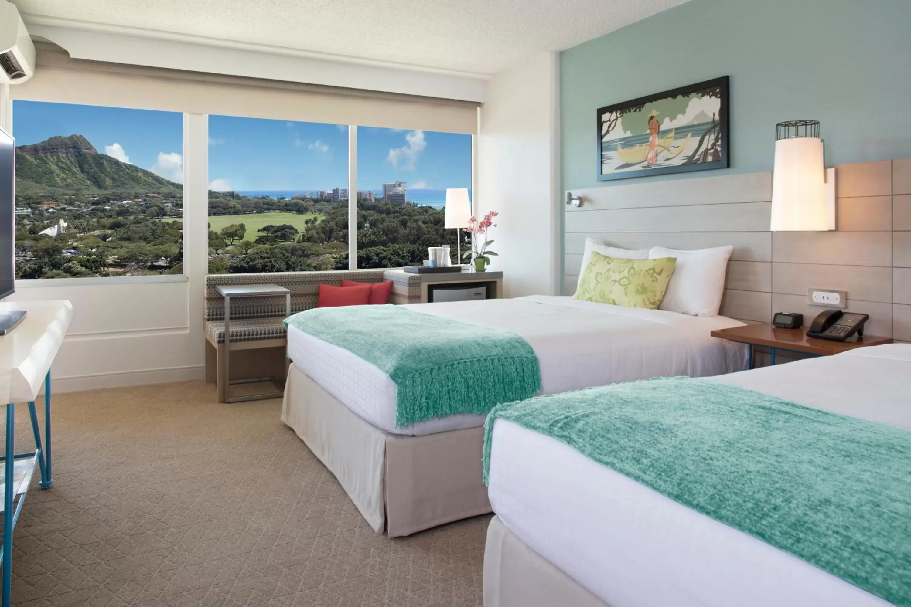 Bedroom in Queen Kapiolani Hotel