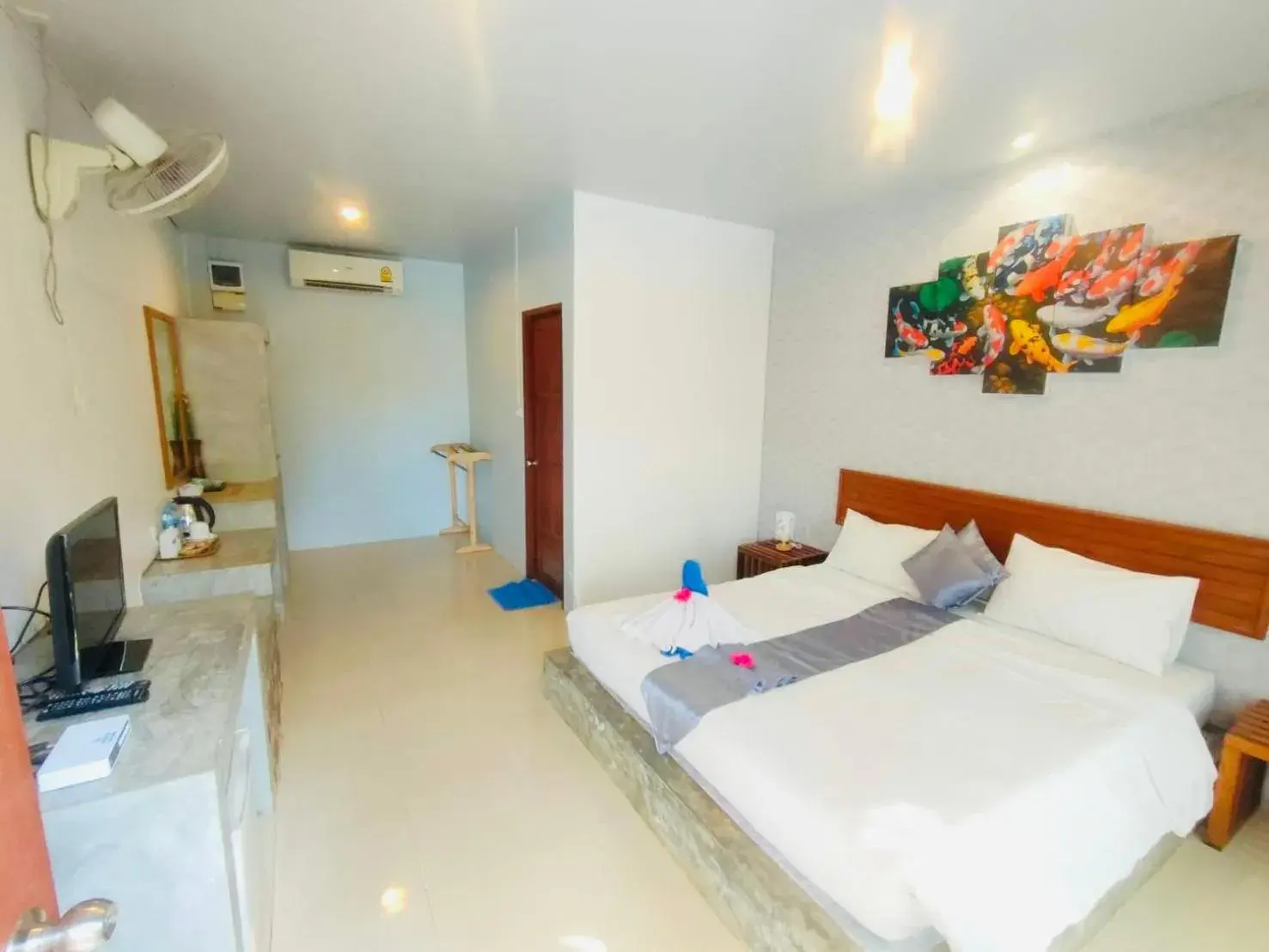 Property building, Bed in Andawa Lanta Resort
