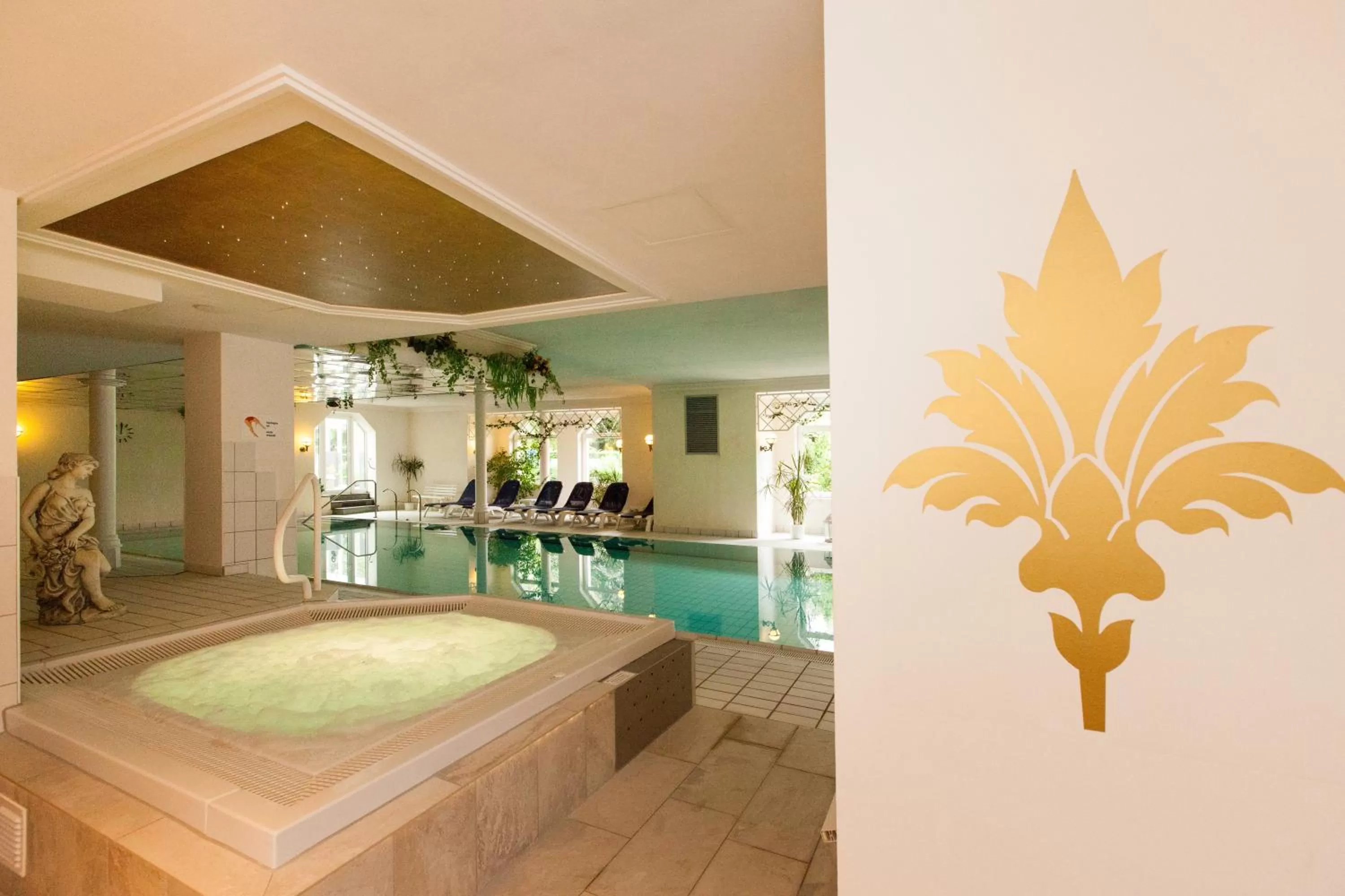 Hot Tub in Ferienhotel Haus Becker