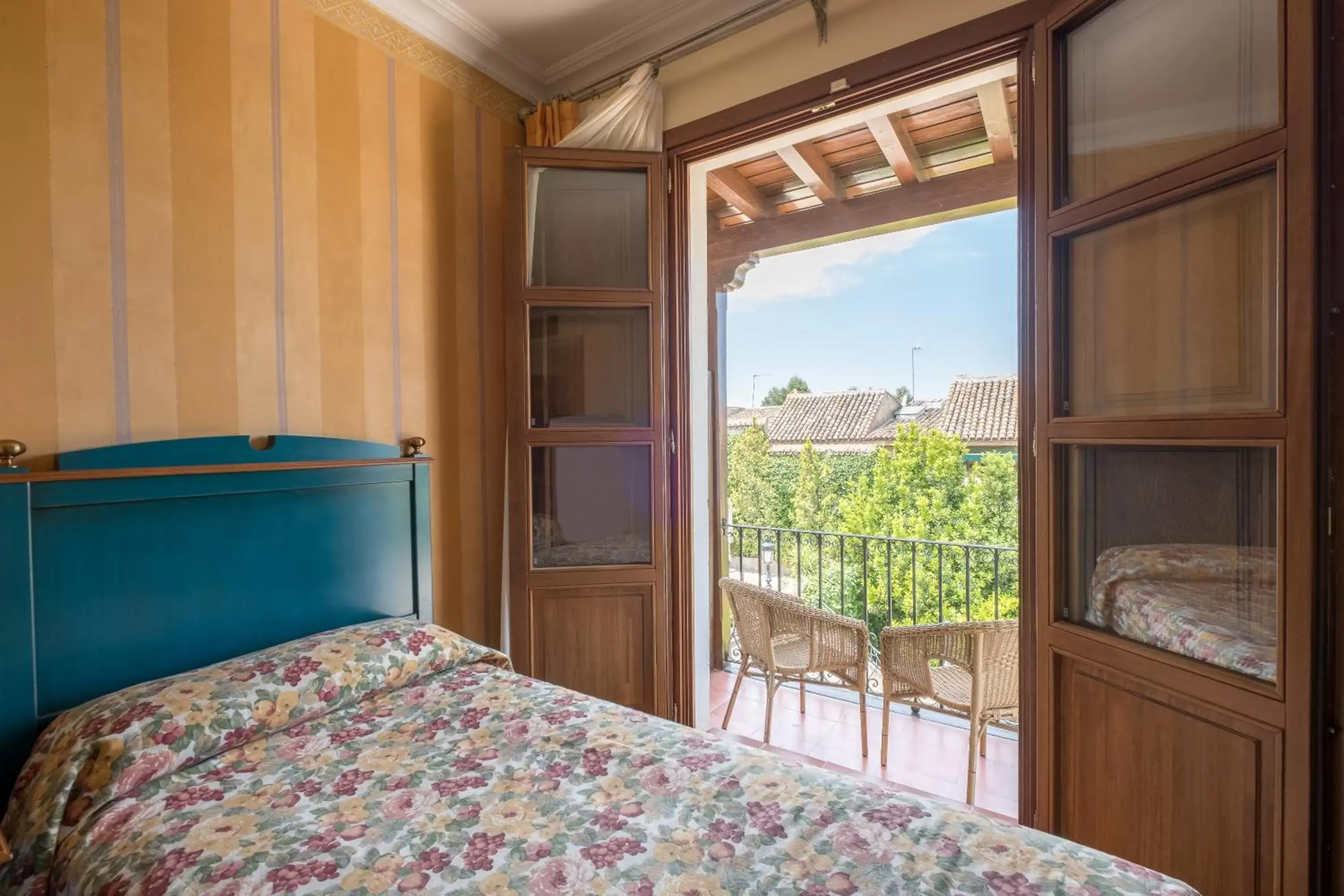 Photo of the whole room, Bed in Condesa de Chinchón Photo of the whole room, Bed in Condesa de Chinchón