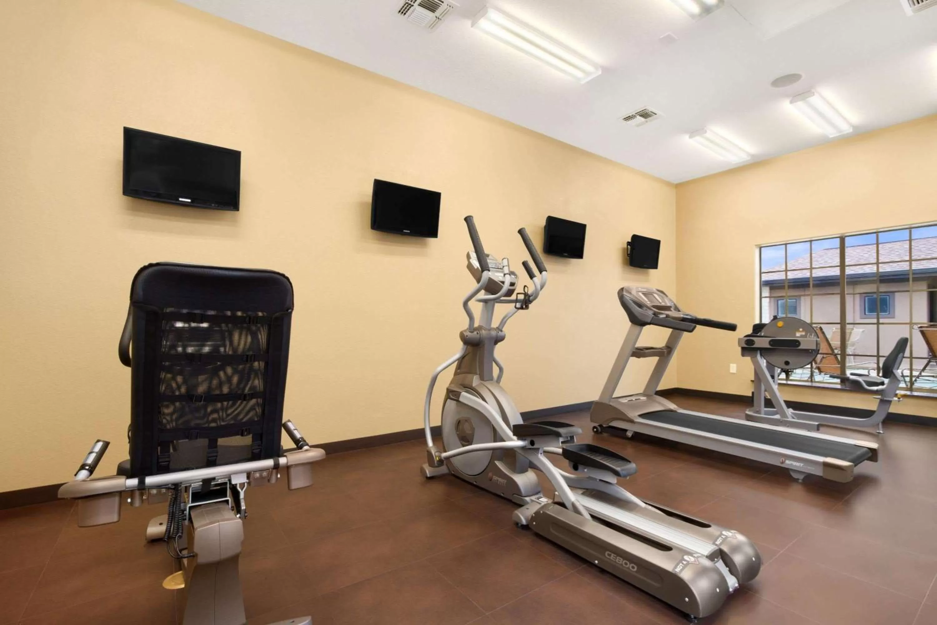 Fitness centre/facilities in Microtel Inn & Suites by Wyndham Round Rock