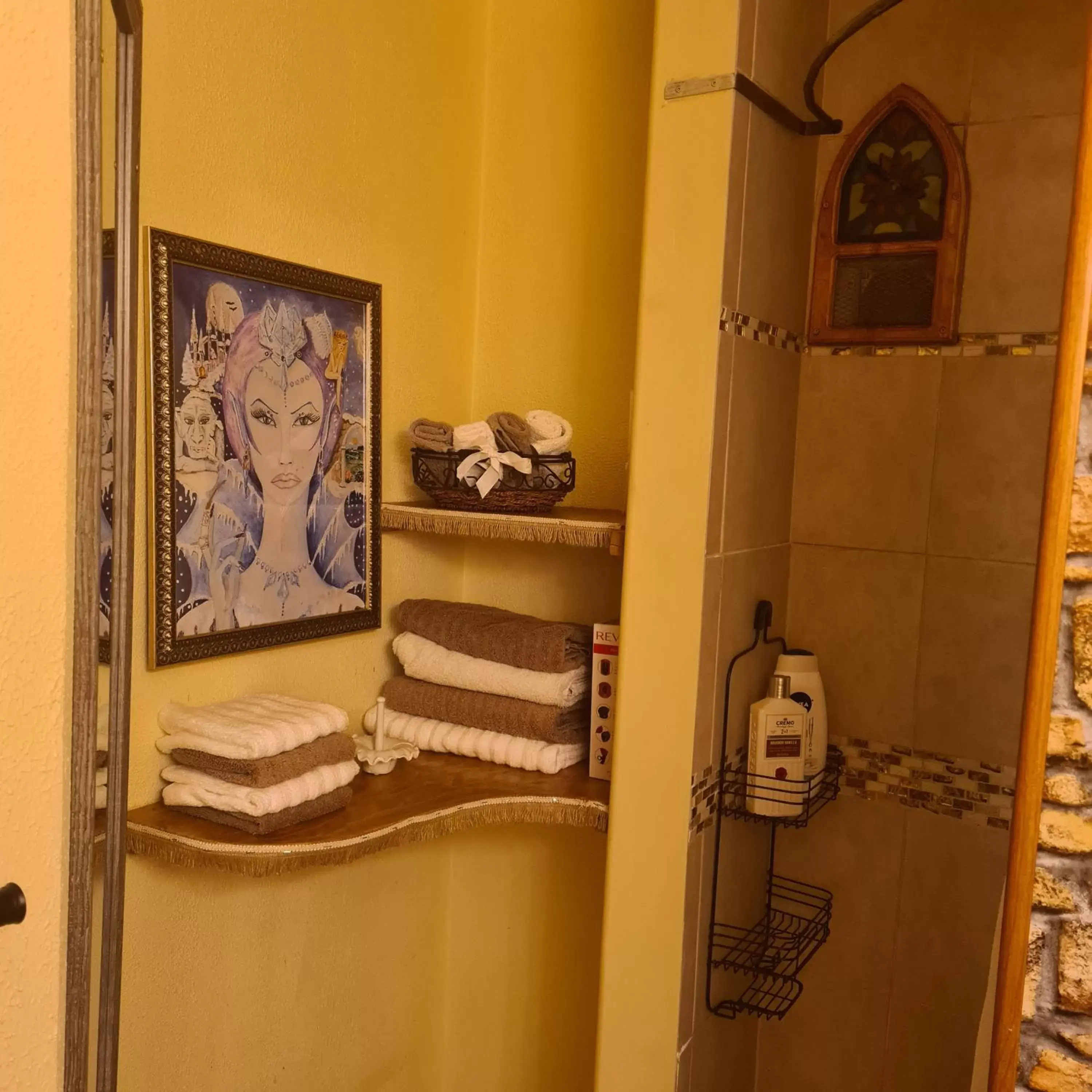 Bathroom in Rarumpelpunzeldornaschenwittchen