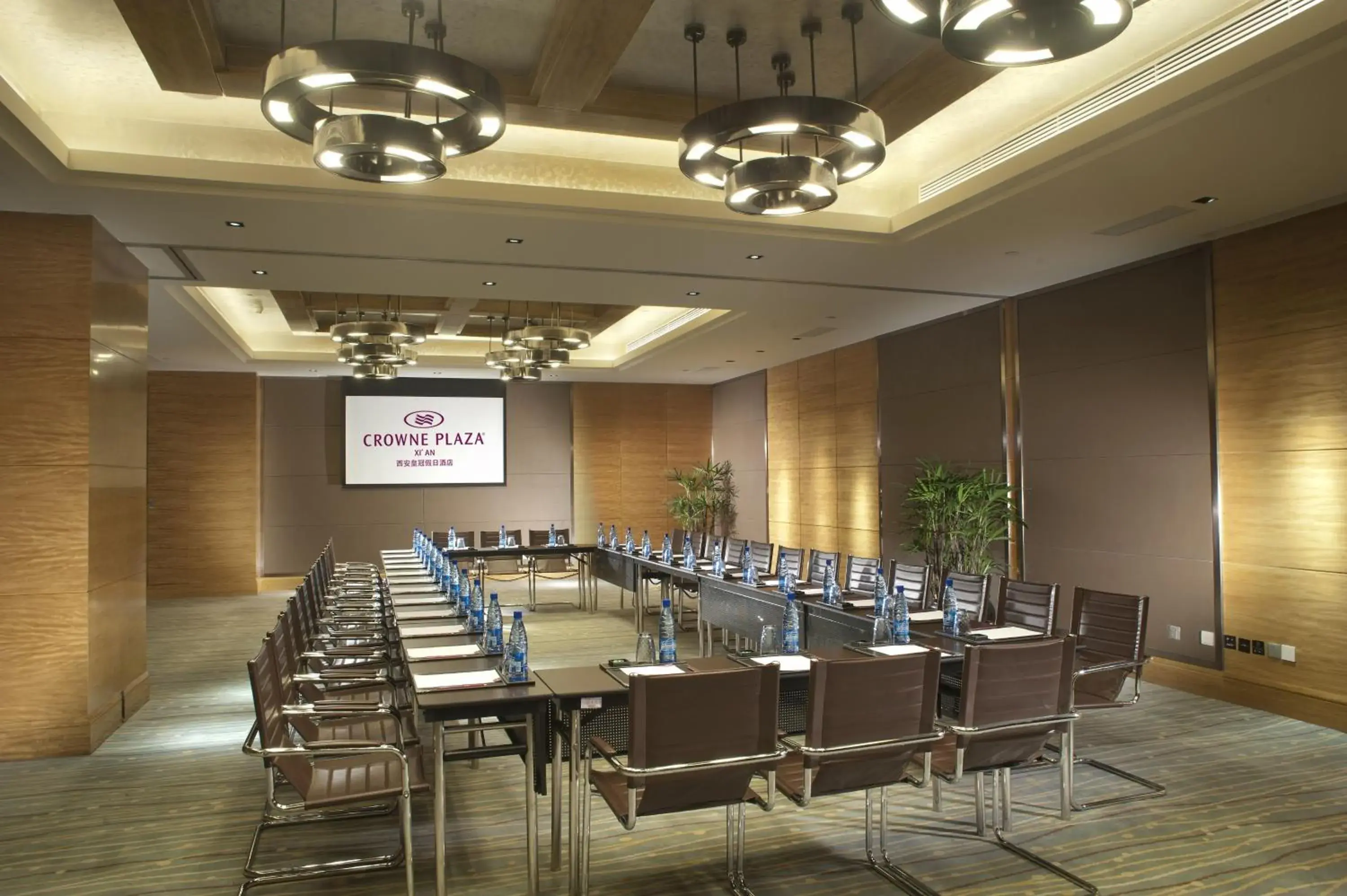 Meeting/conference room in Crowne Plaza Xi'an, an IHG Hotel