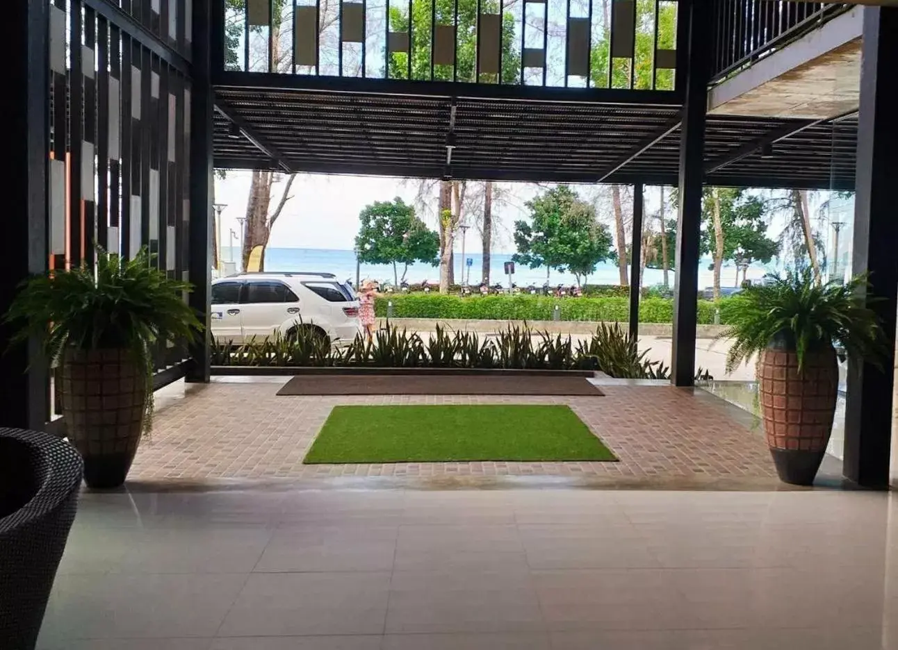 Patio in Maneetel Krabi Beachfront-SHA Plus