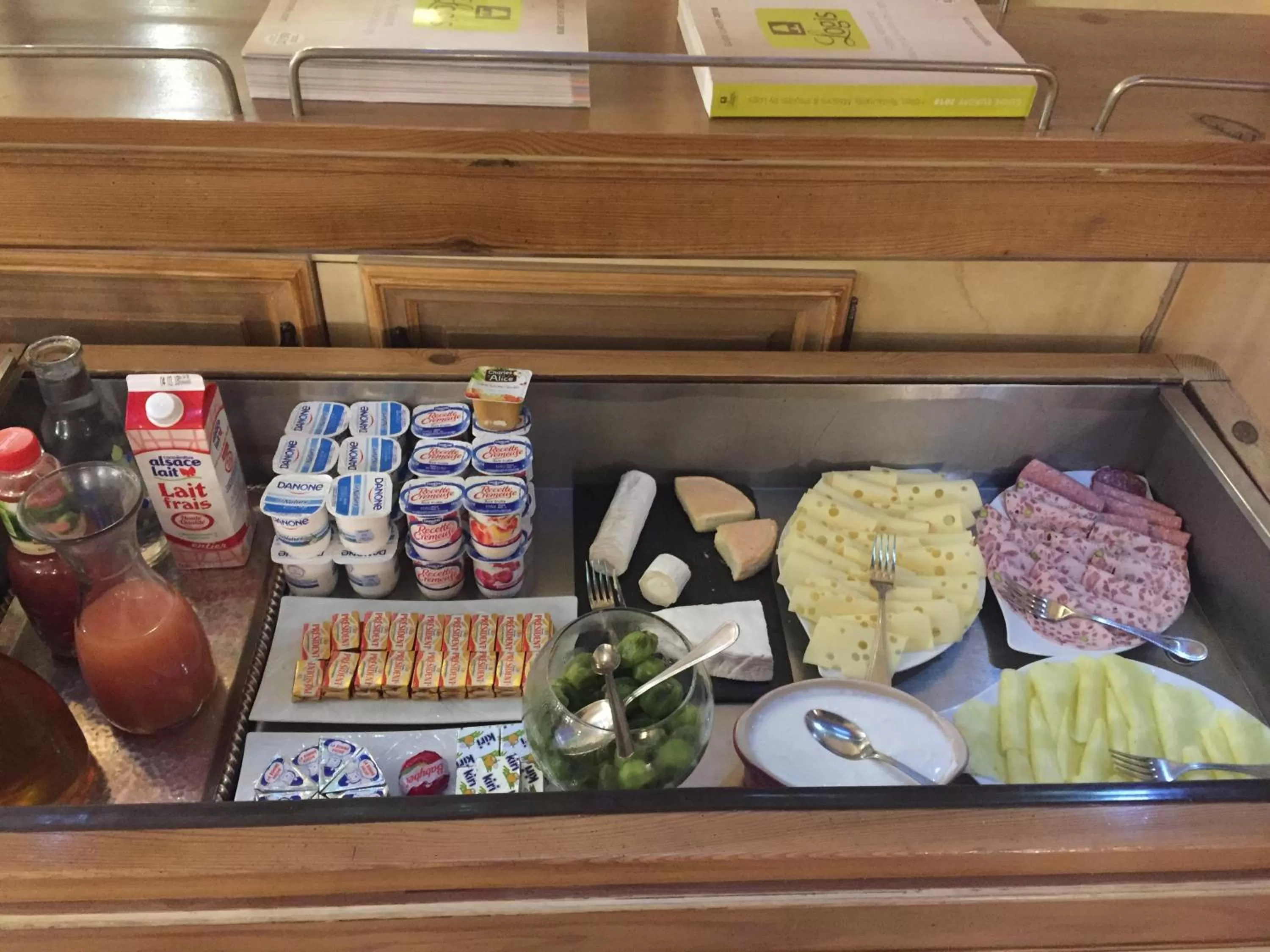 Breakfast in Logis Hôtel Ettenheim