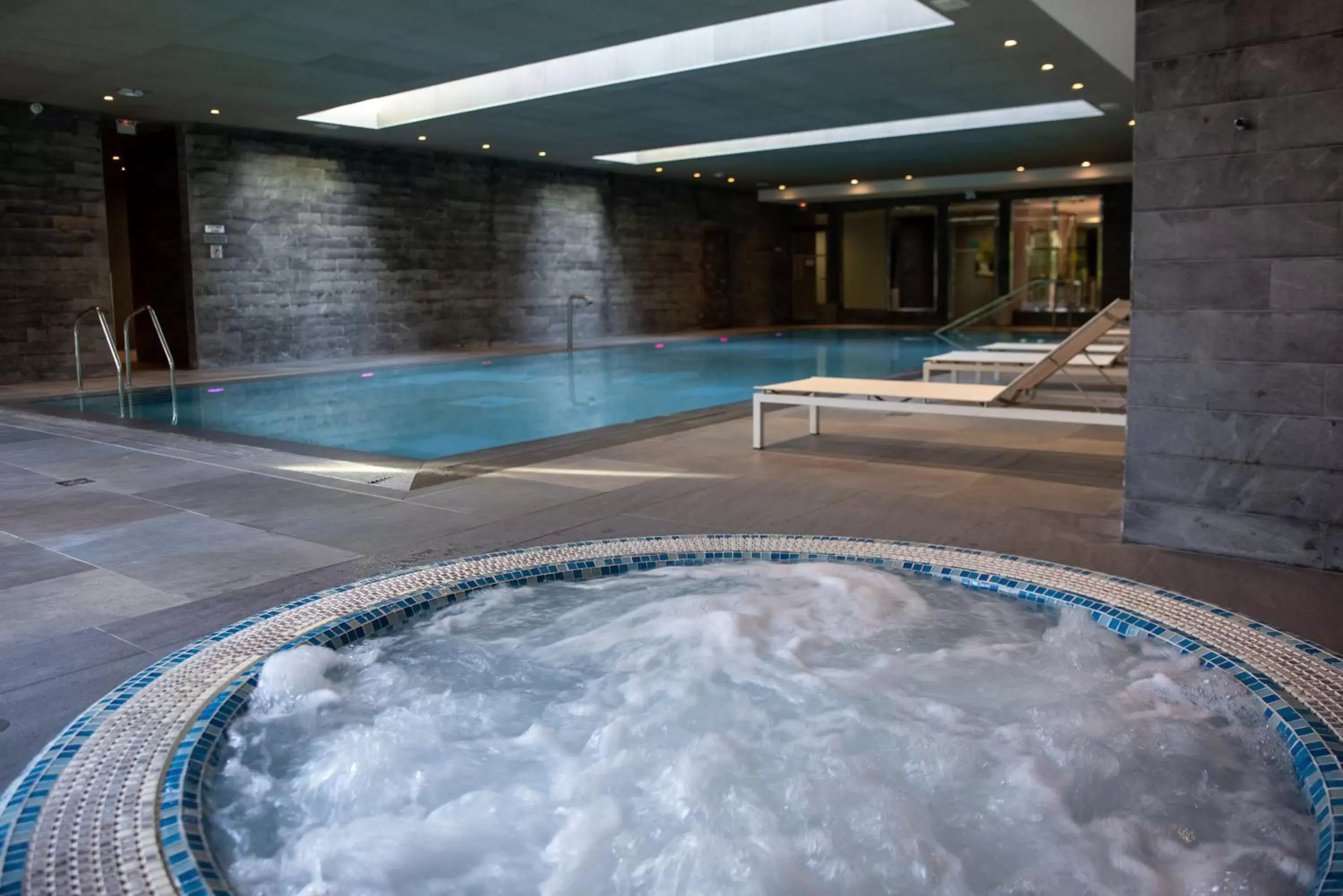 Spa and wellness centre/facilities, Swimming Pool in Zenitude Relais & Spa - Paris Charles de Gaulle