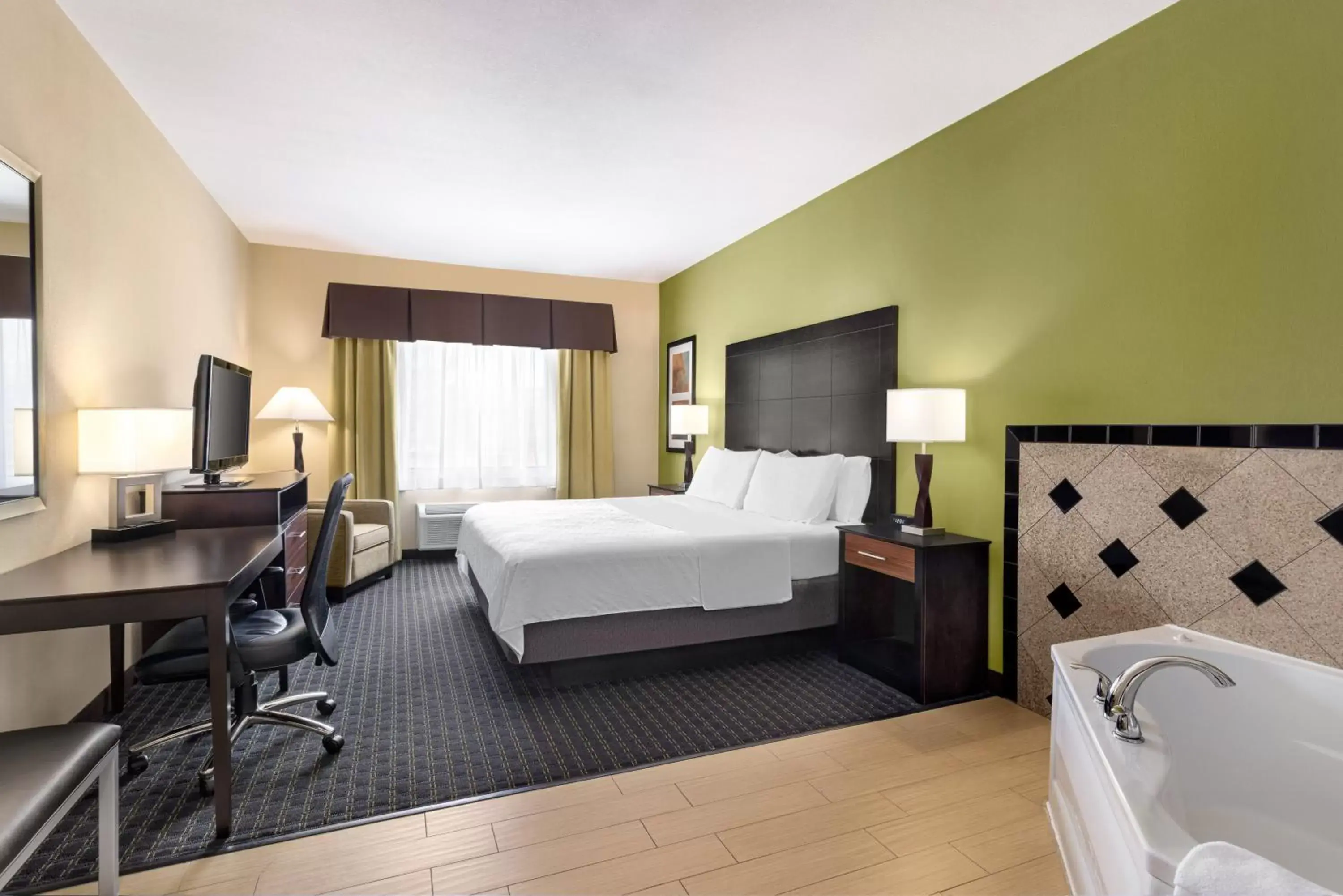 Photo of the whole room in Holiday Inn Express Hotel & Suites Edmond, an IHG Hotel