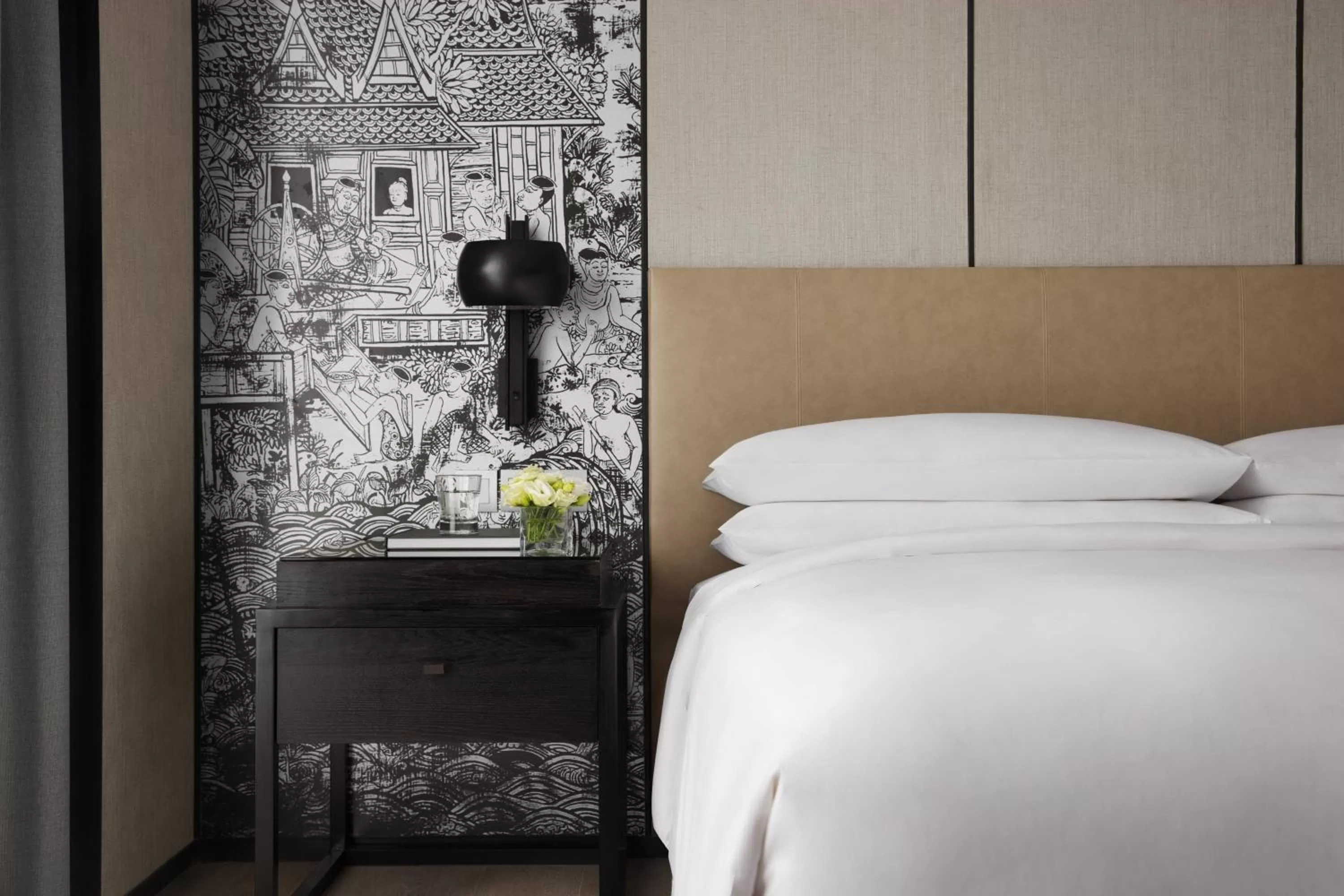 Bedroom, Bed in Bangkok Marriott Hotel The Surawongse