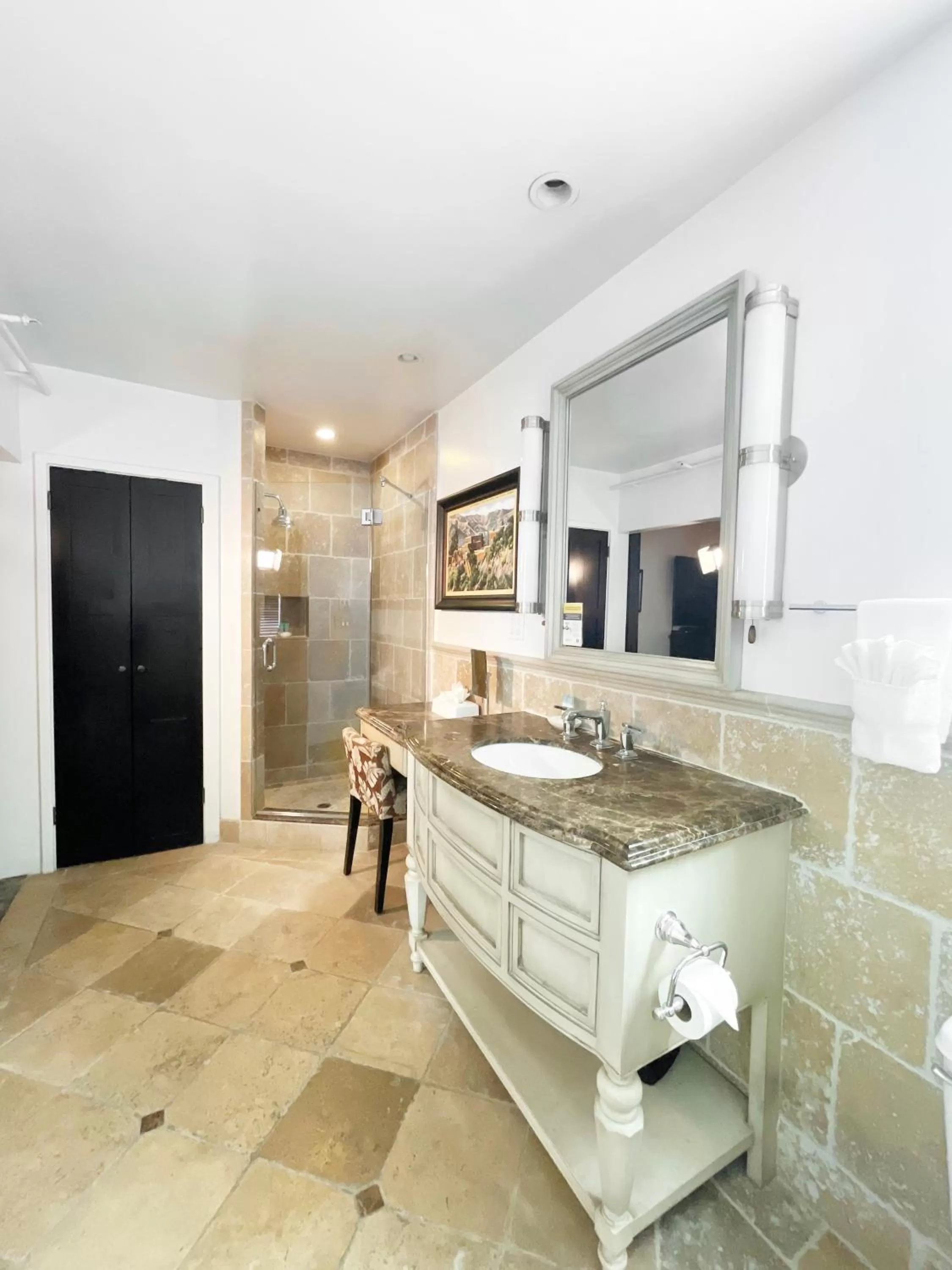 Bathroom in Catalina Courtyard Suites