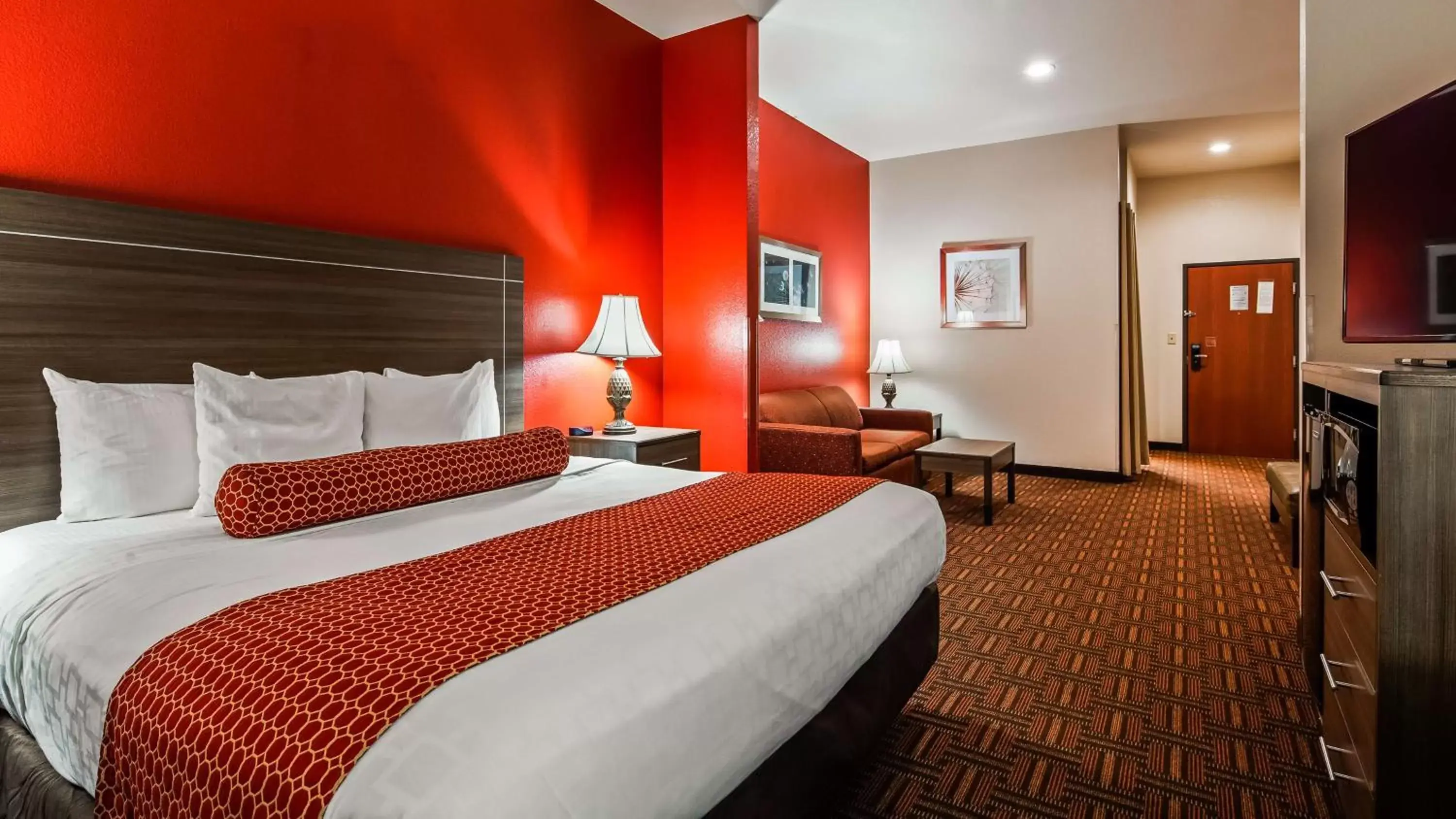 Photo of the whole room, Bed in Best Western Plus Memorial Inn & Suites