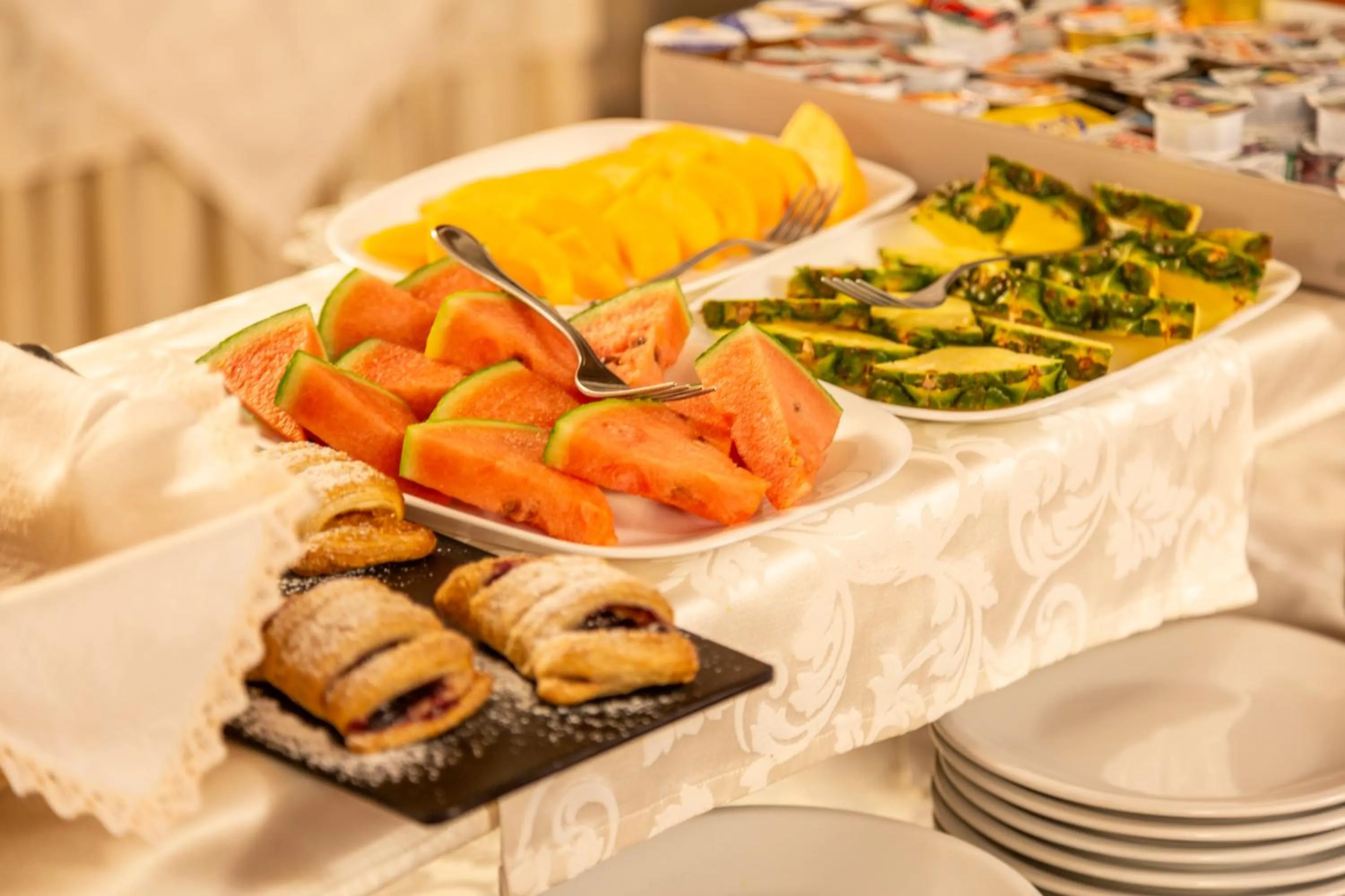 Buffet breakfast in Hotel San Michele