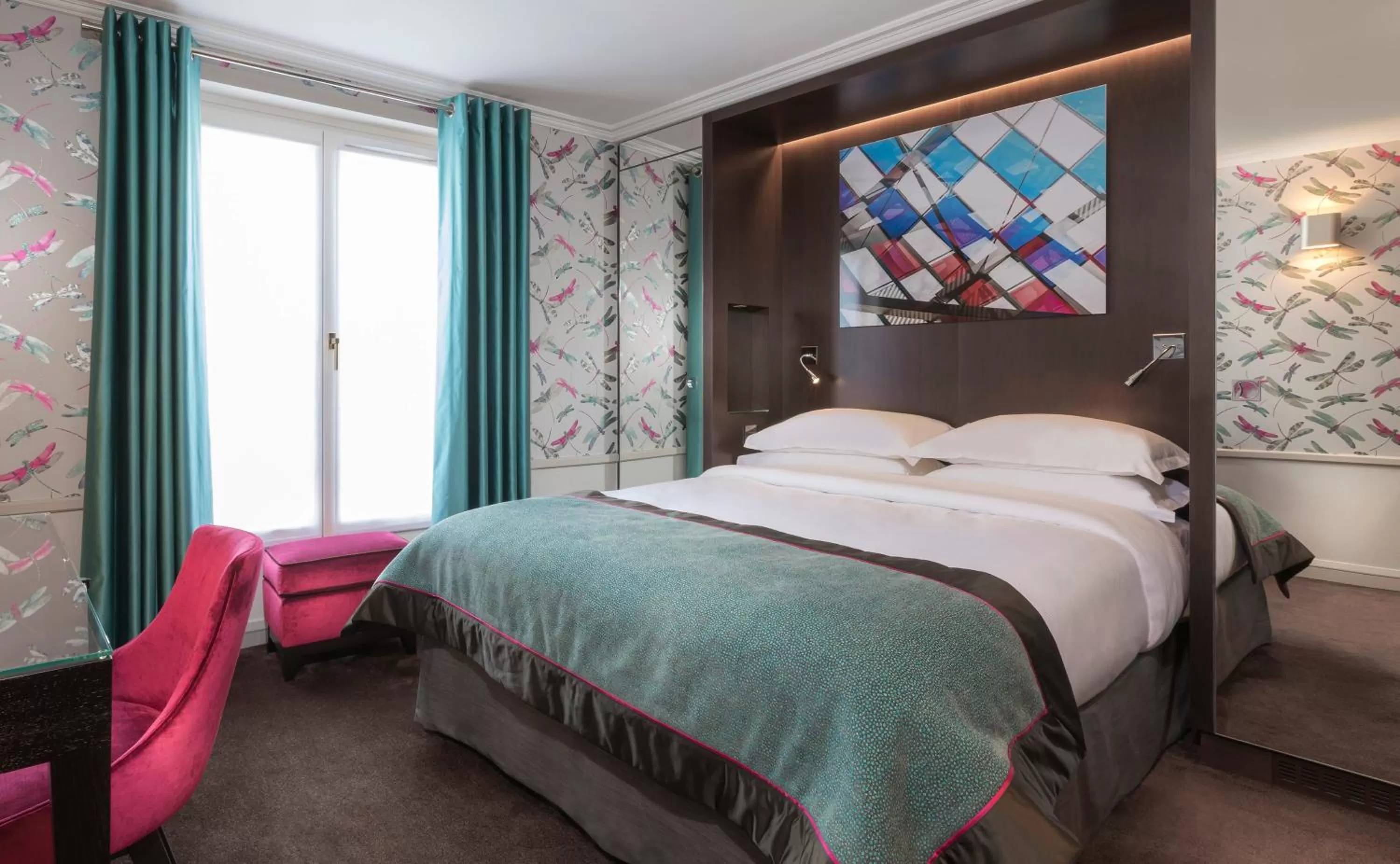 Bed in Vendôme Opera Hotel