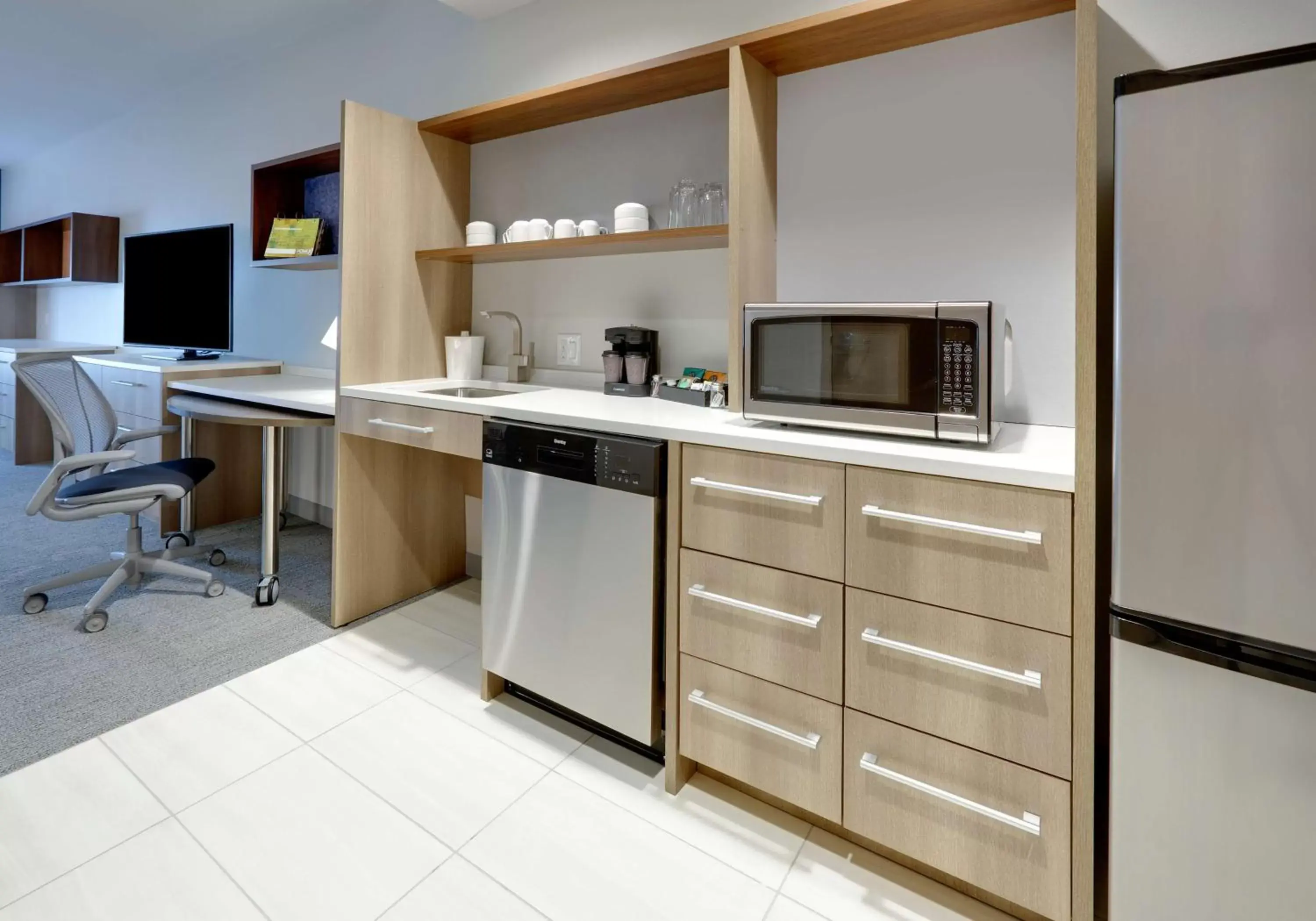 Kitchen or kitchenette, Kitchen/Kitchenette in Home2 Suites By Hilton Euless Dfw West, Tx