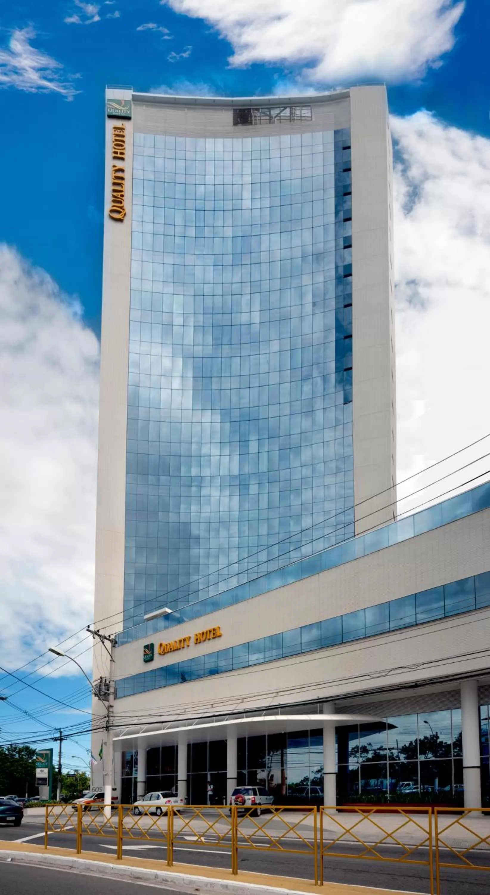 Facade/entrance in Quality Hotel Vitória