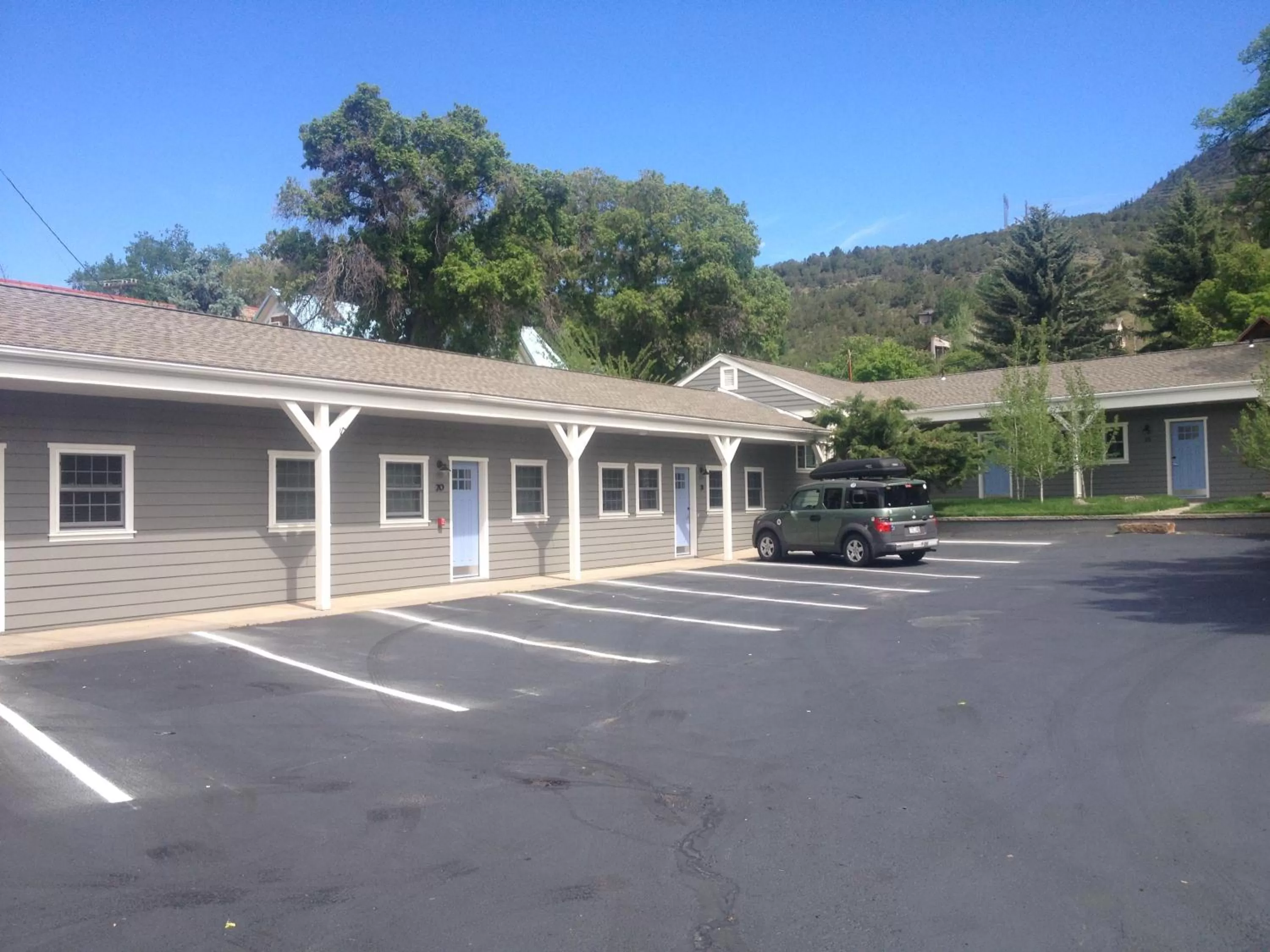 Facade/entrance, Property Building in Basalt Mountain Inn
