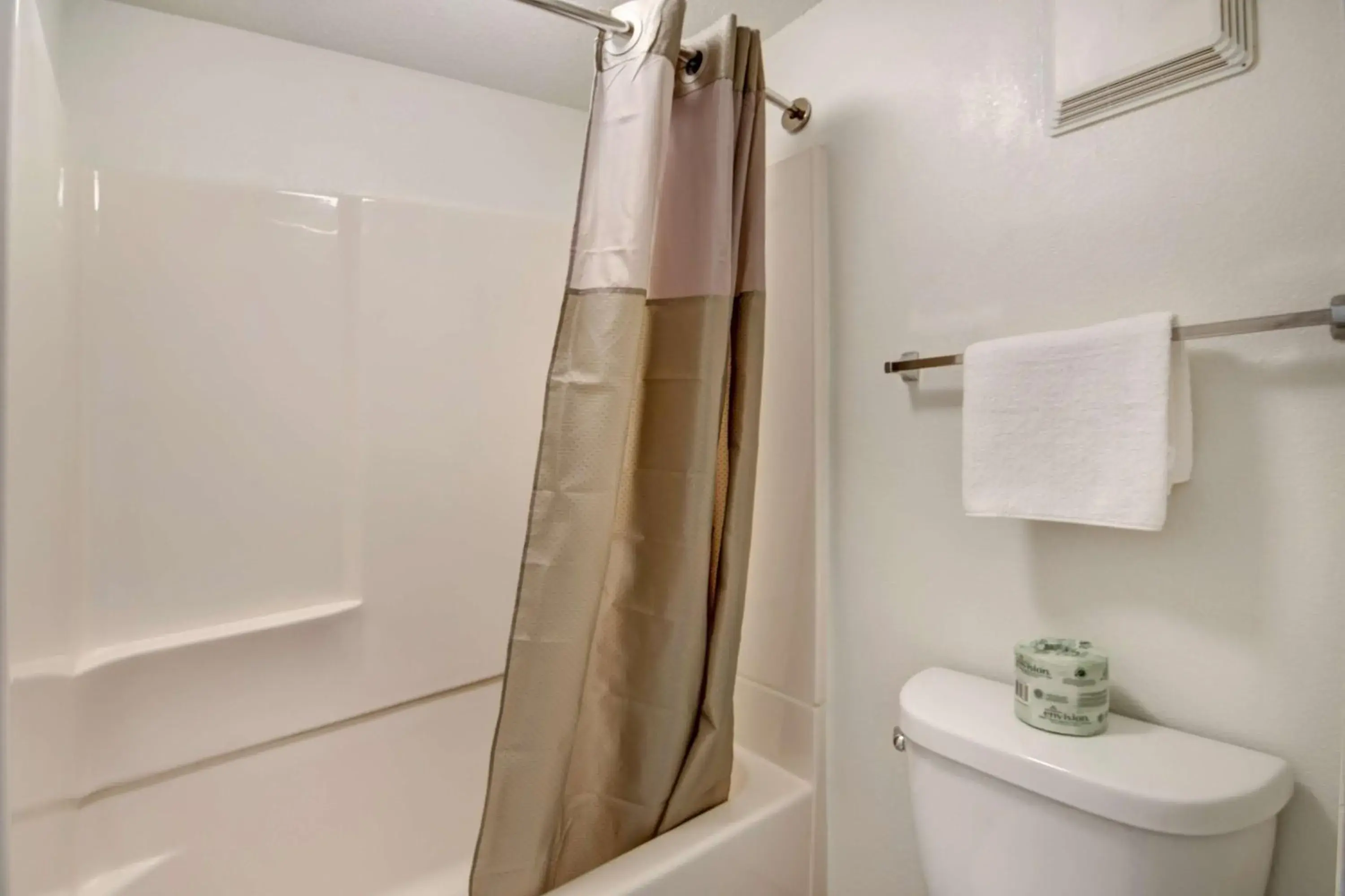 Toilet, Bathroom in Motel 6-Dallas, TX - Forest Lane