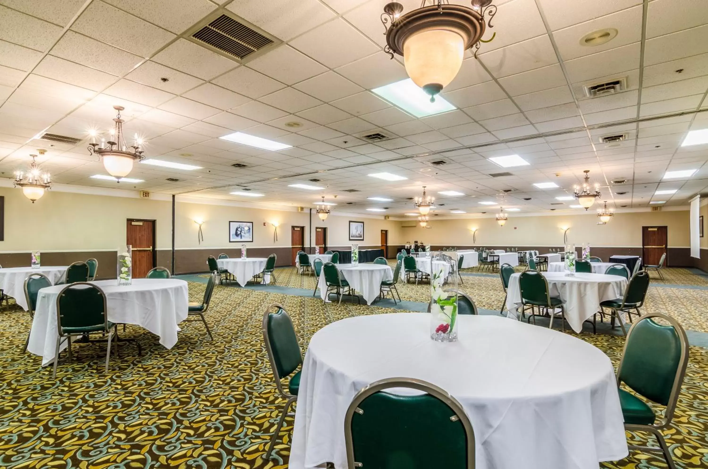 Meeting/conference room in Red Roof Inn & Conference Center Wichita Airport