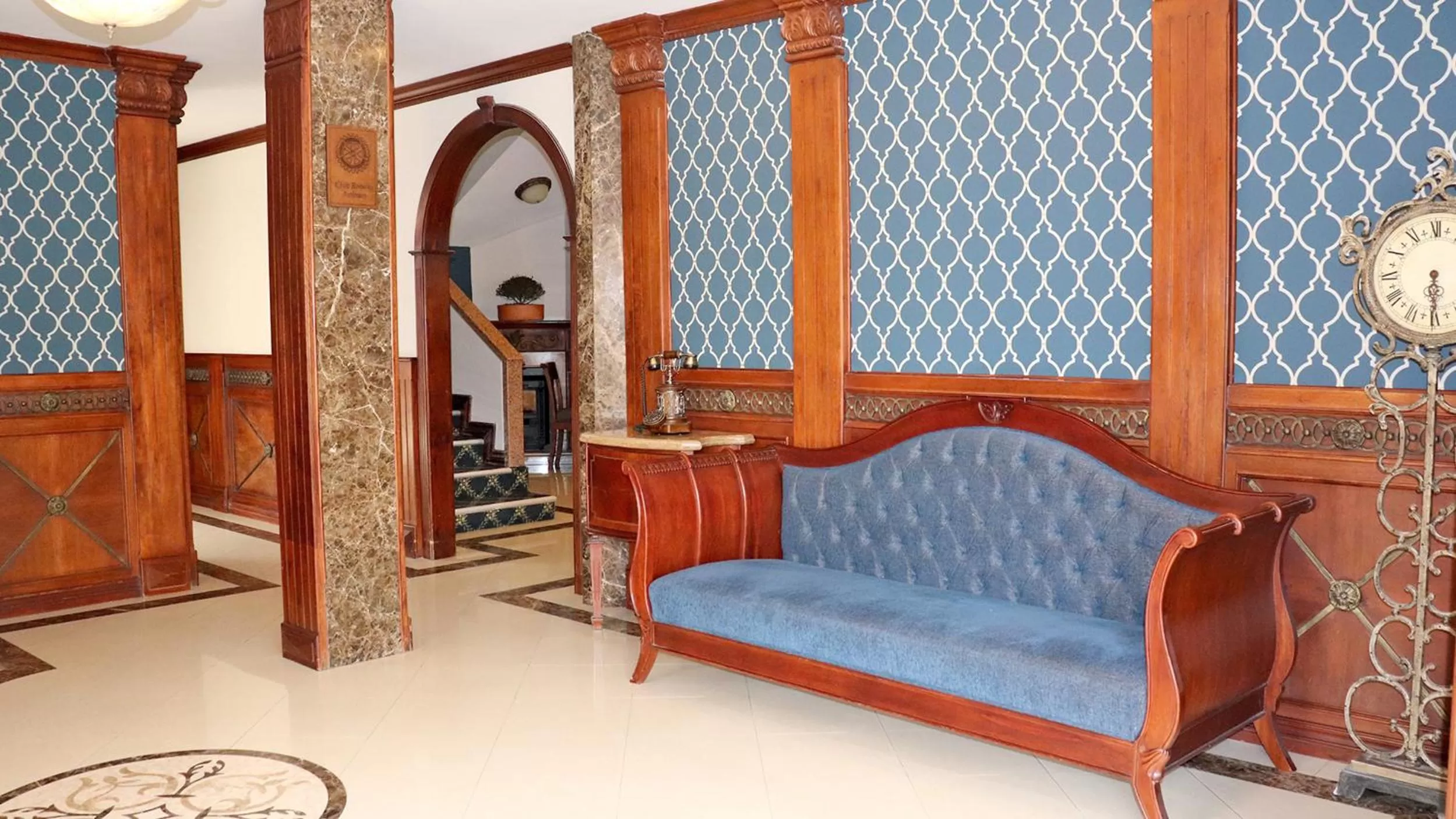 Property building in Hotel Florida