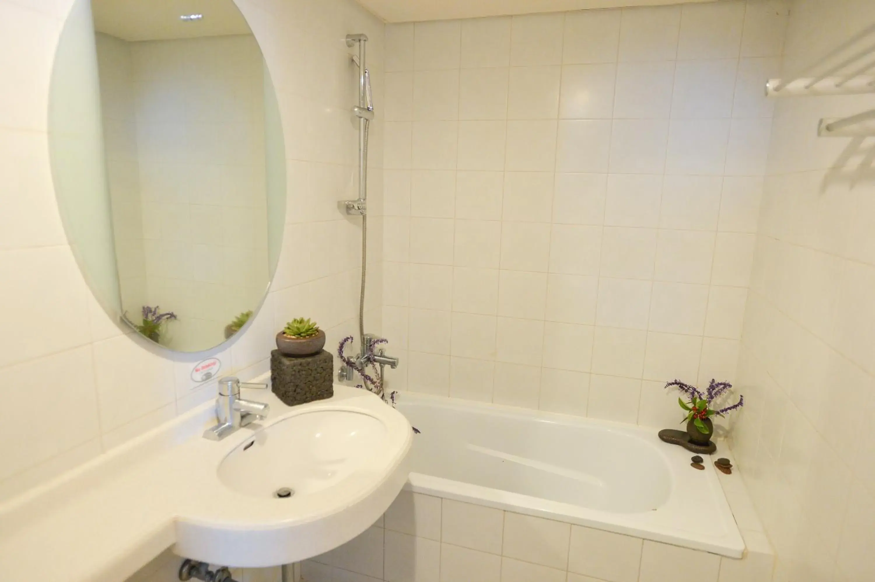 Bathroom in Hotel Daedong