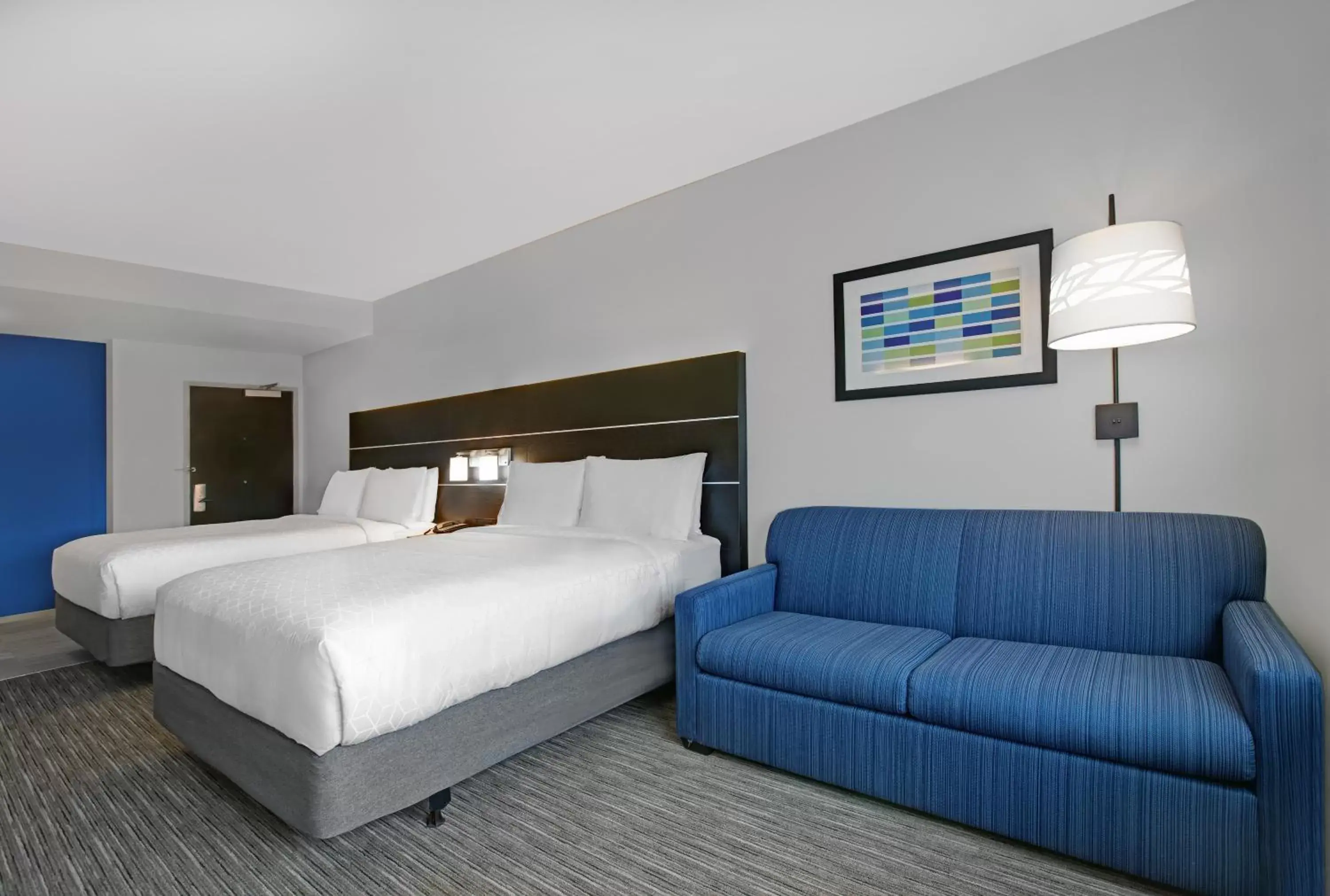 Photo of the whole room, Bed in Holiday Inn Express & Suites - Milwaukee - Brookfield, an IHG Hotel