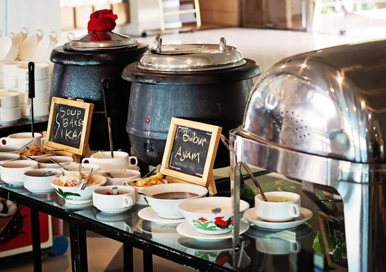 Buffet breakfast in King's Hotel Nagoya Batam Buffet breakfast in King's Hotel Nagoya Batam