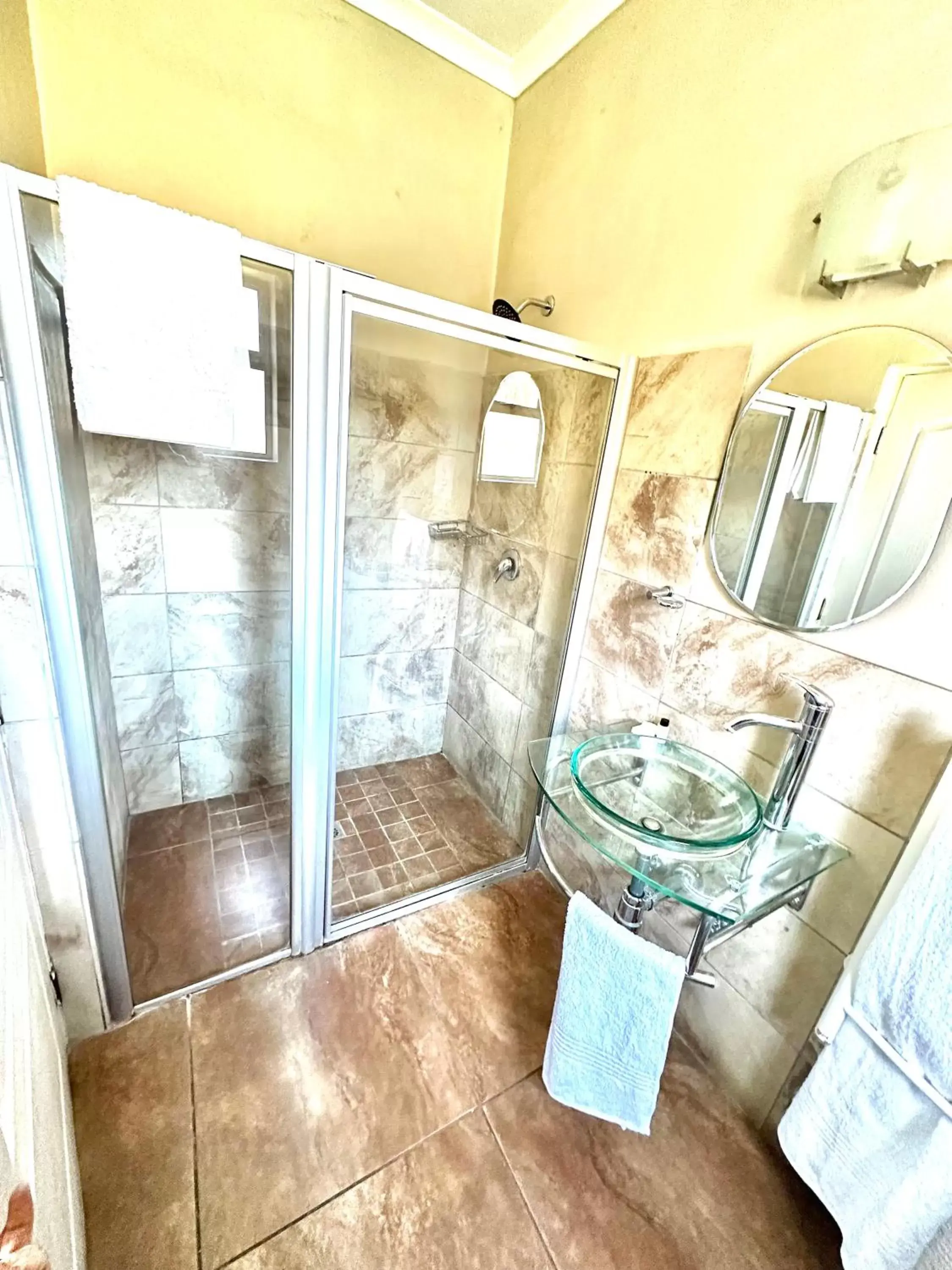 Shower, Bathroom in Lido Hotel