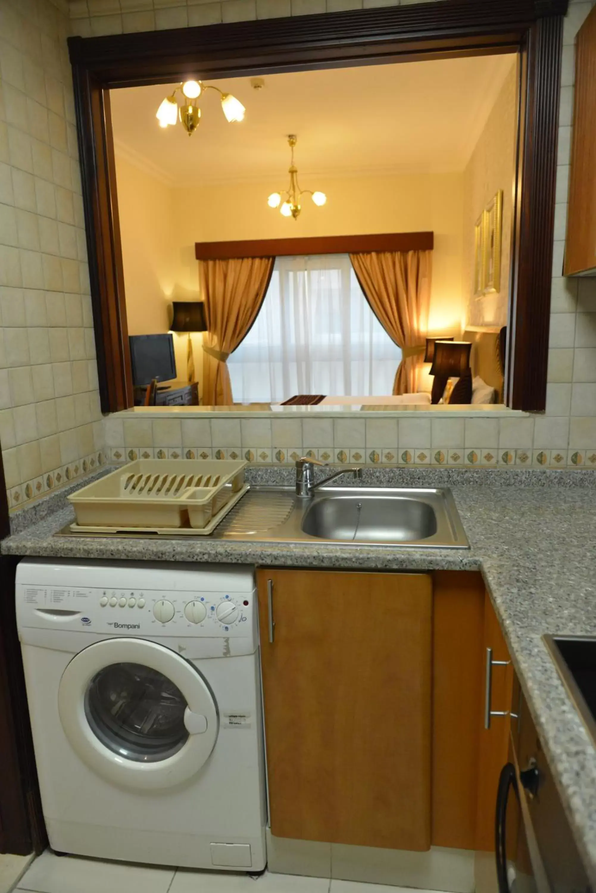 Kitchen or kitchenette, Kitchen/Kitchenette in Al Manar Hotel Apartments