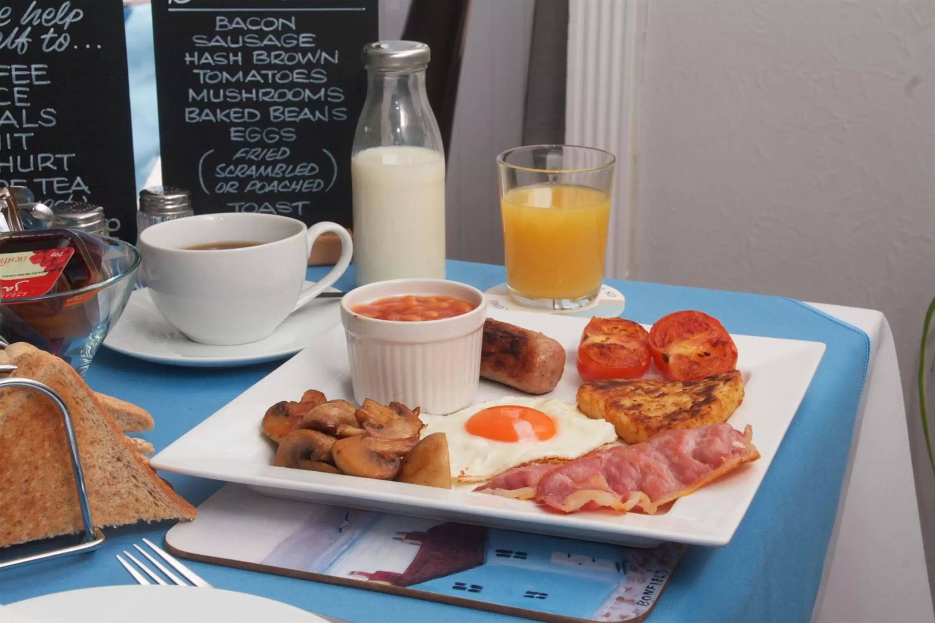 English/Irish breakfast in Lyndale Guest House