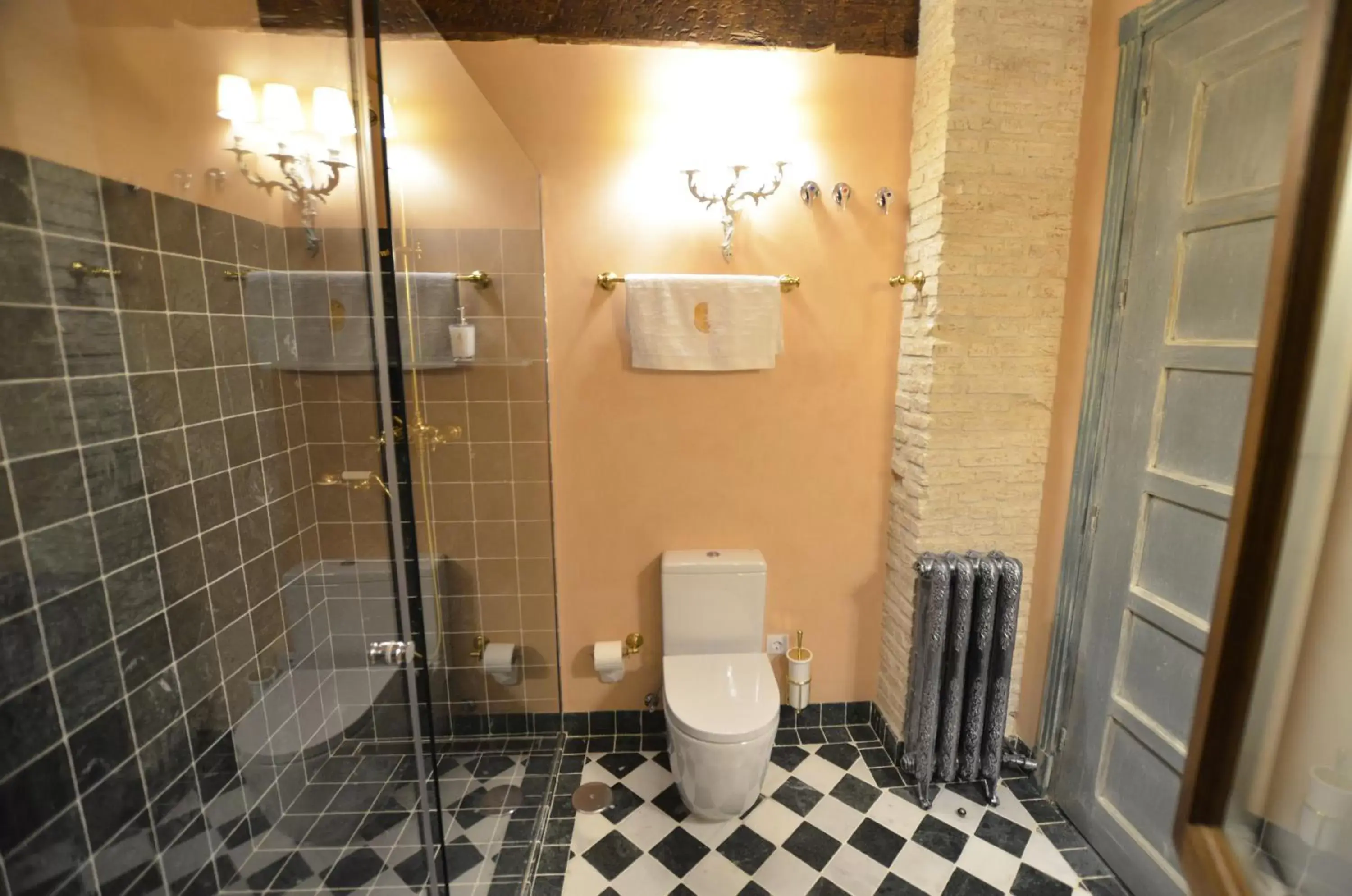 Bathroom in La Corrala del Realejo