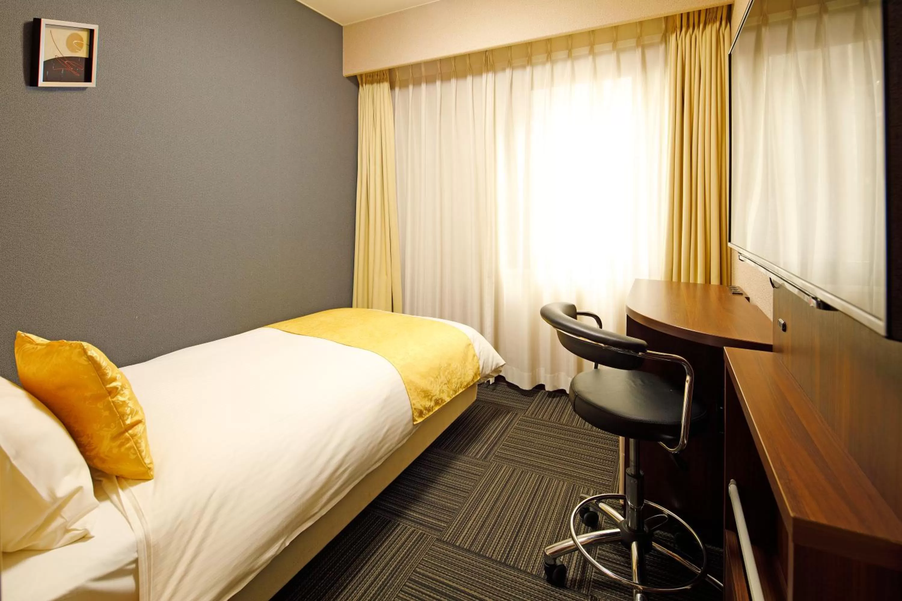 Photo of the whole room, Bed in Hotel Sunroute Hikone