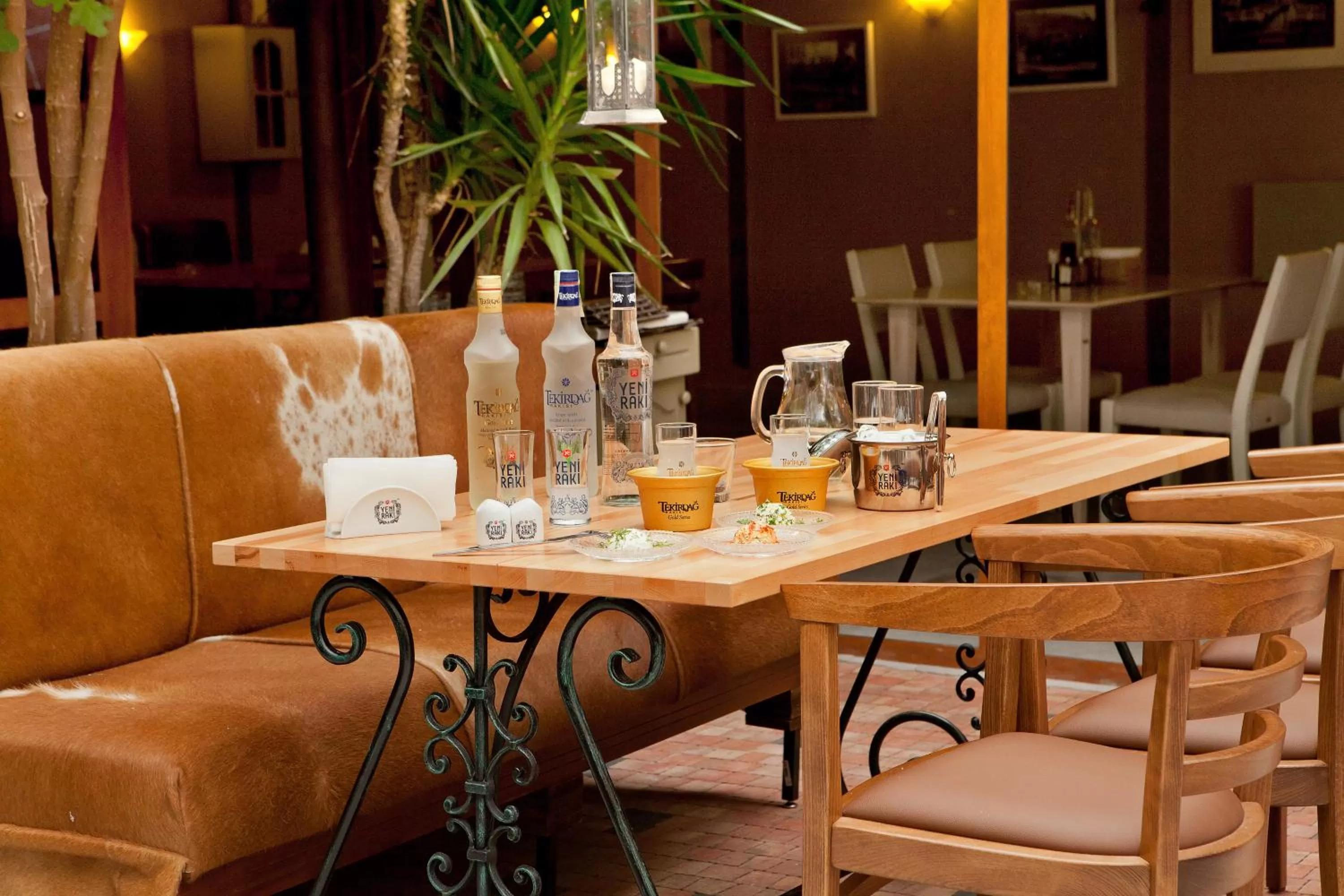 Restaurant/places to eat in Hotel Niky