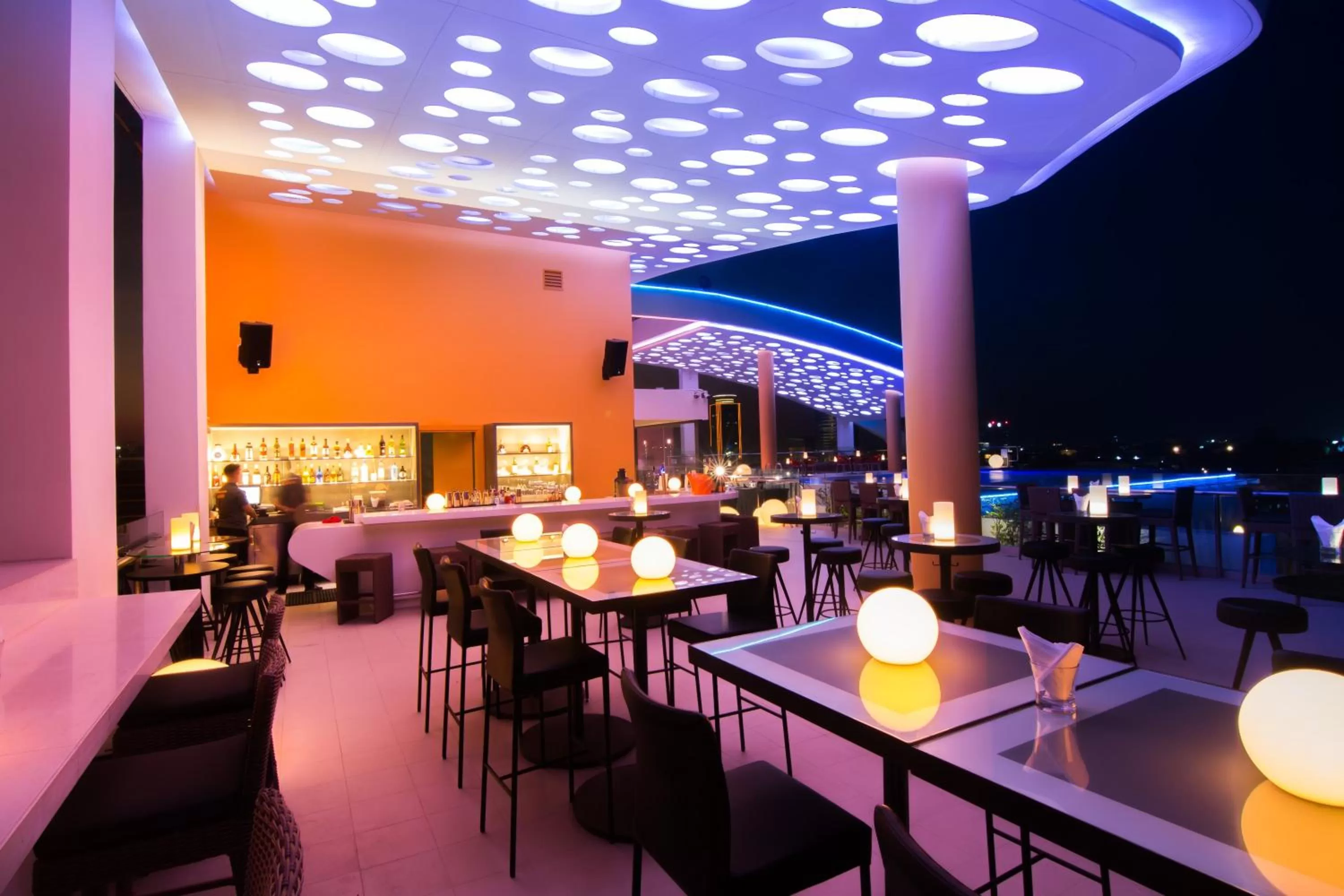 Lounge or bar in SUN & MOON, Urban Hotel