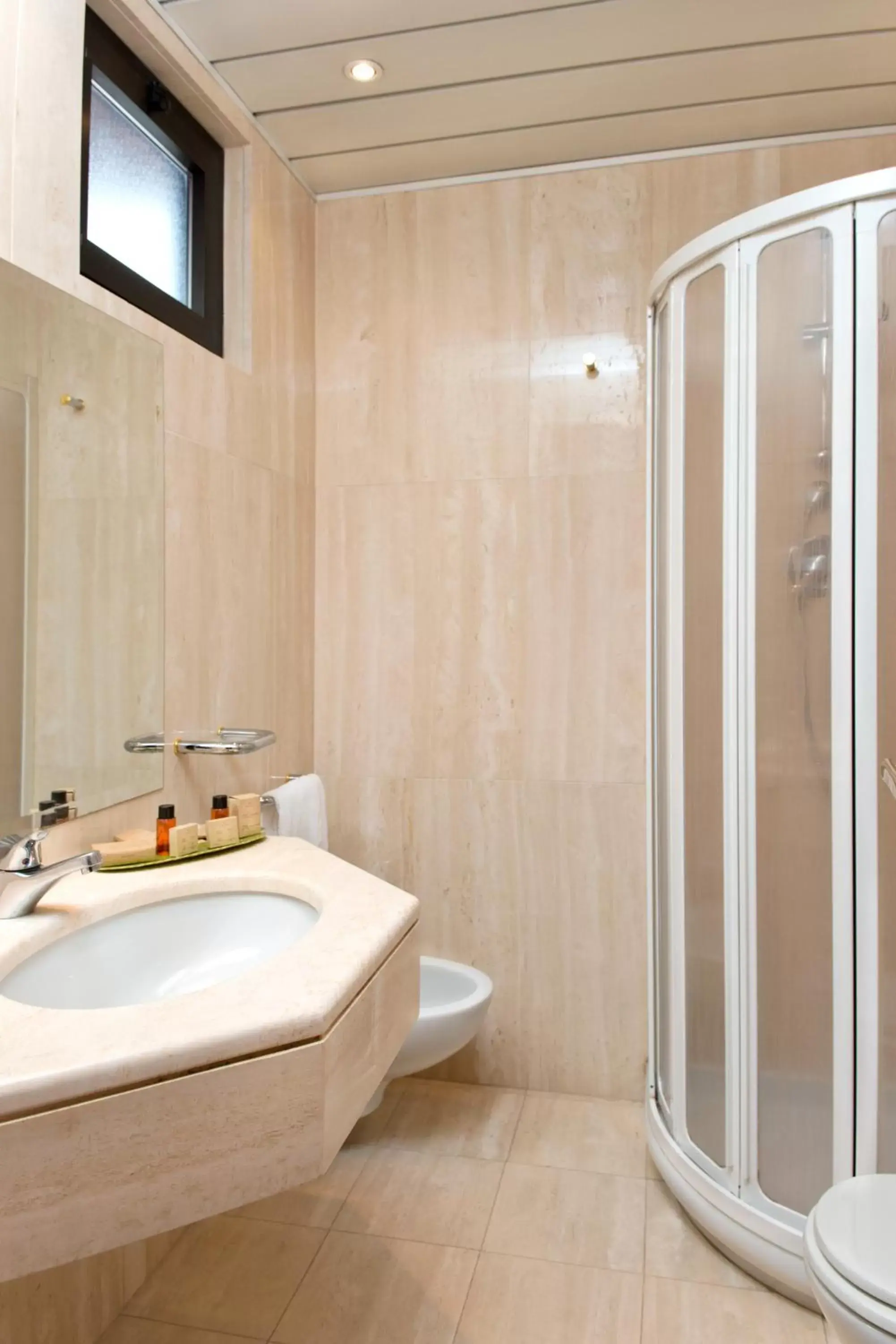 Bathroom in Hotel Promenade