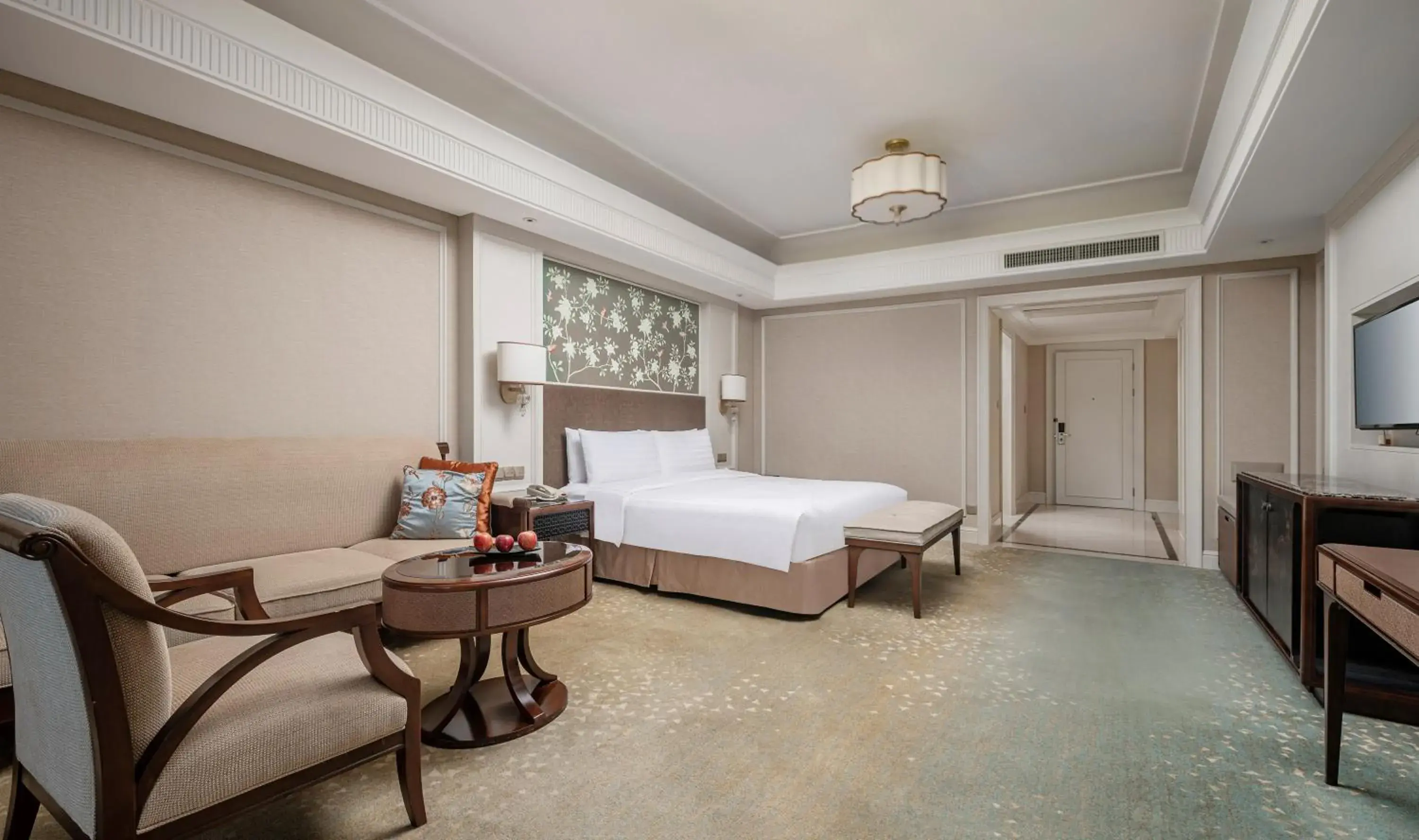 Photo of the whole room in Grand Hotel Haikou (soon to be Fairmont Haikou)