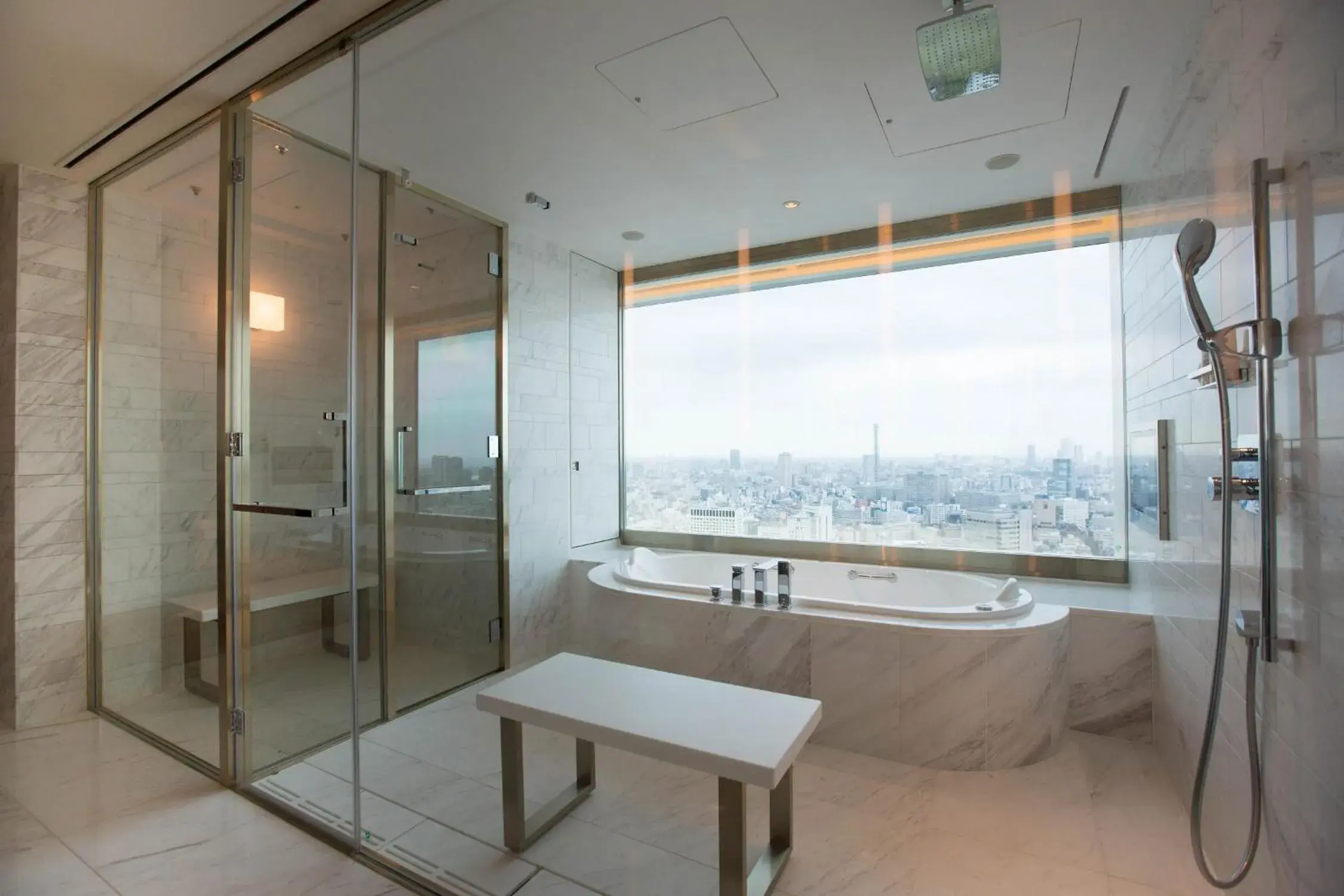 Bathroom in The Prince Gallery Tokyo Kioicho, a Luxury Collection Hotel