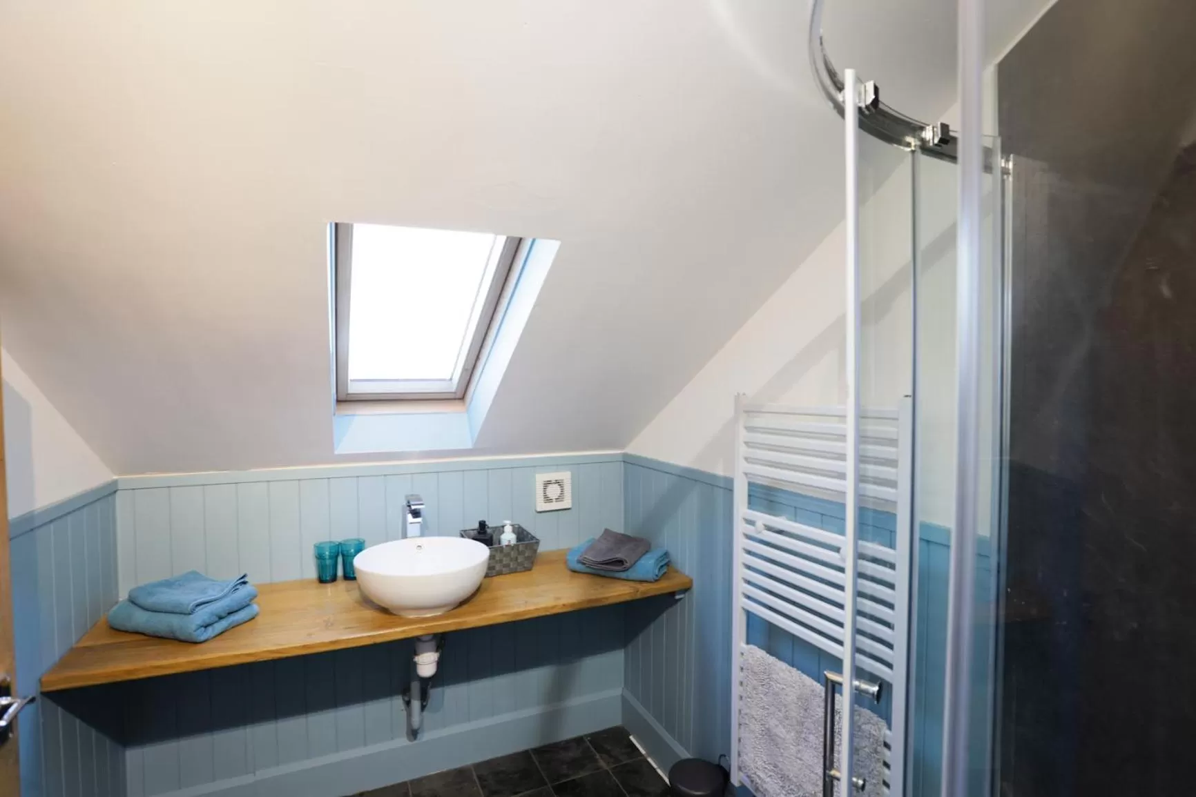 Bathroom in Crackin View Guest House