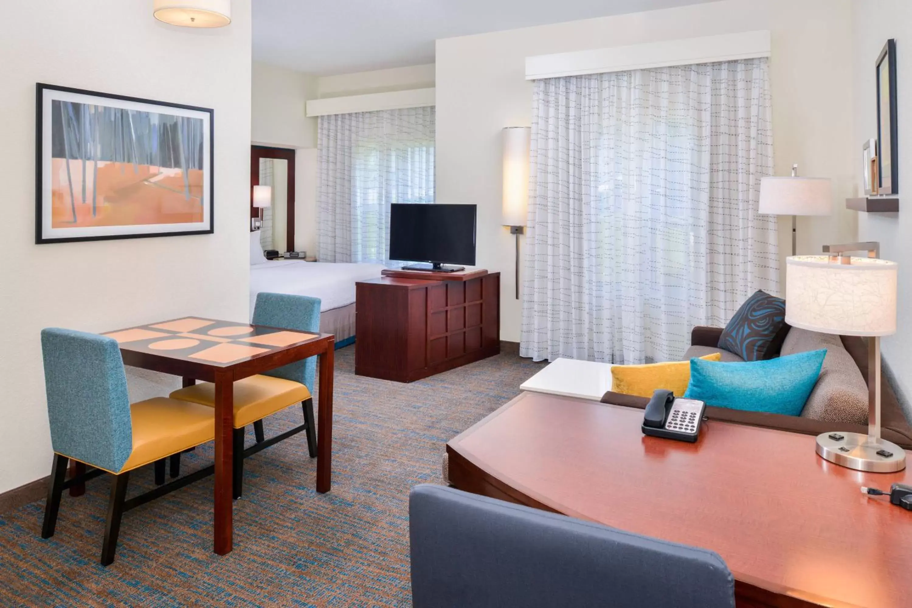 Photo of the whole room, Seating Area in Residence Inn by Marriott Harrisonburg