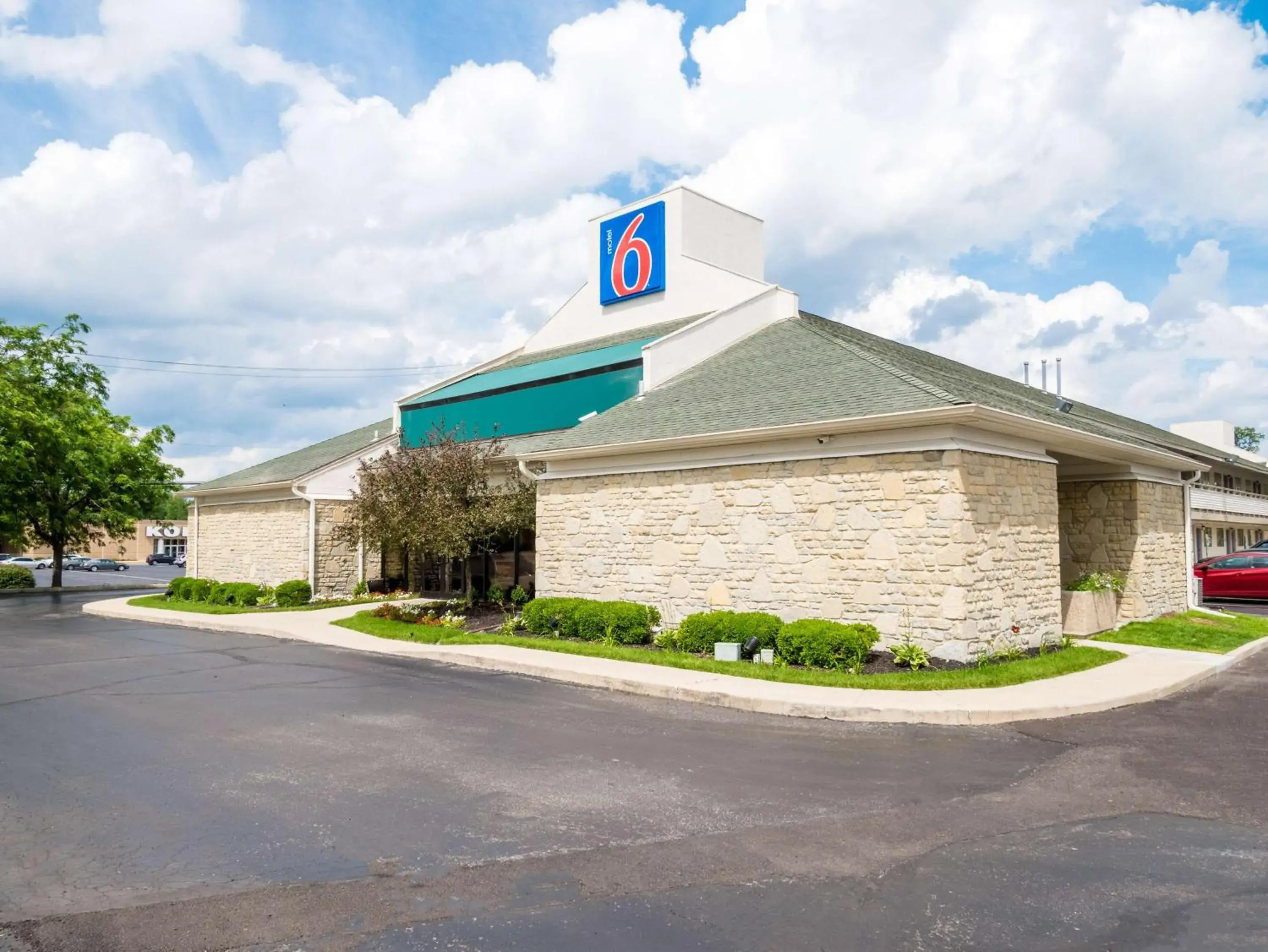 Property Building in Motel 6-Columbus, OH - OSU