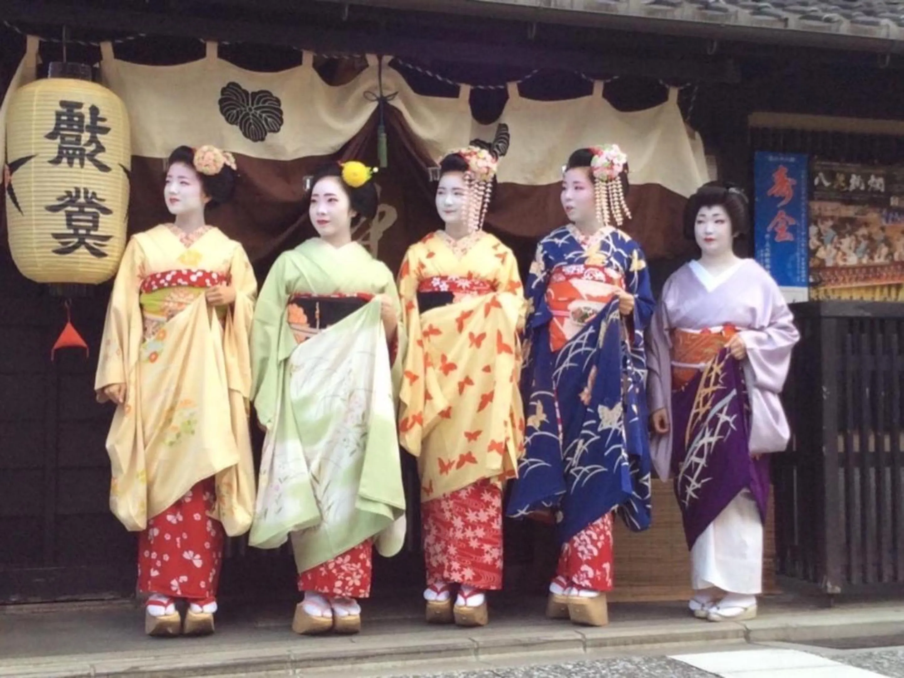 People in Guesthouse HANA Nishijin