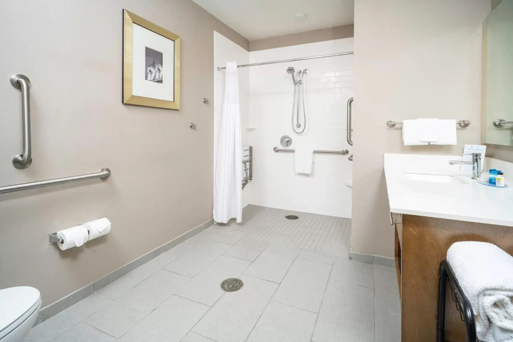 Photo of the whole room, Bathroom in Staybridge Suites - Summerville, an IHG Hotel