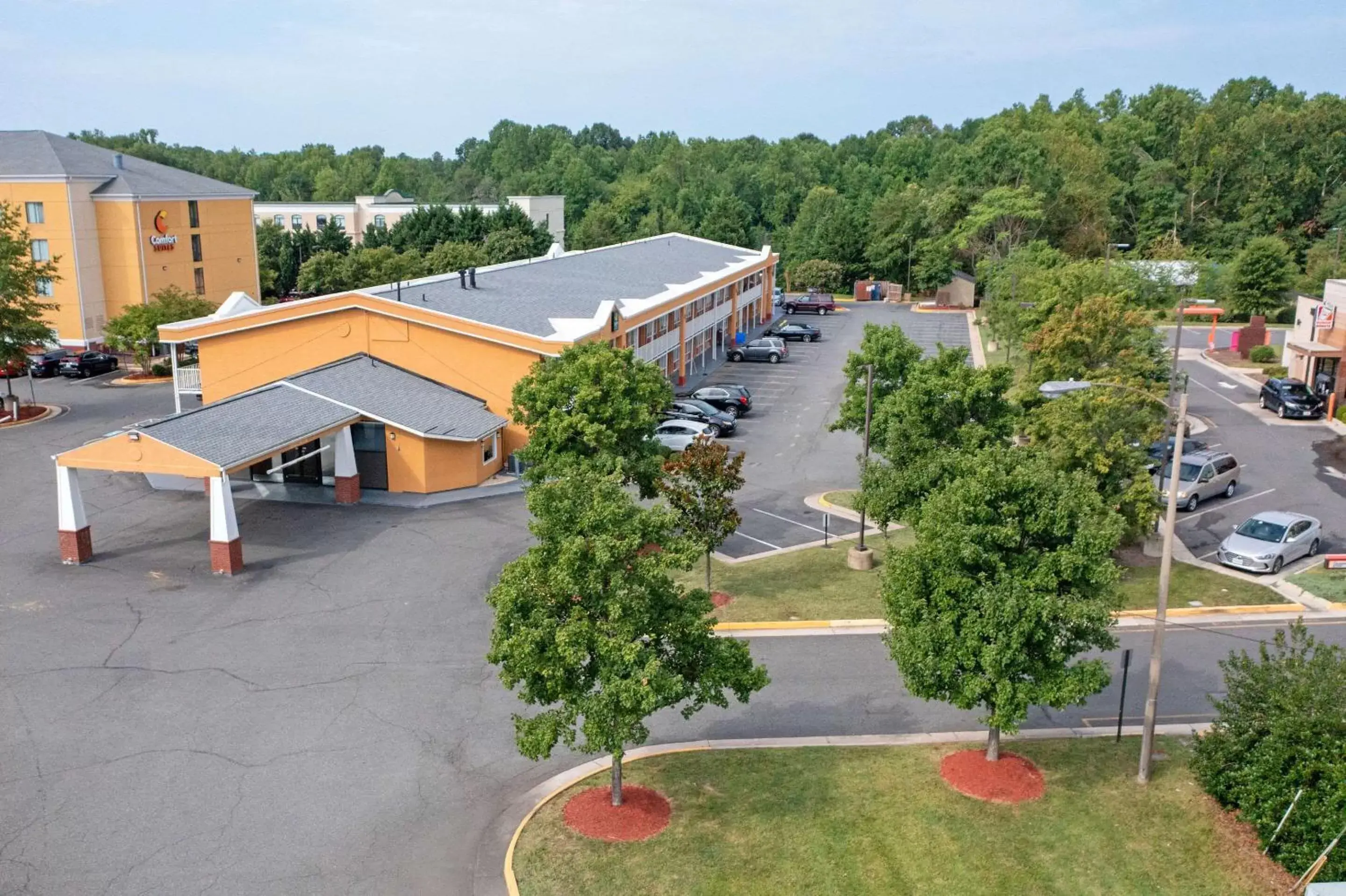 Property building, Bird's-eye View in Quality Inn Fredericksburg near Historic Downtown