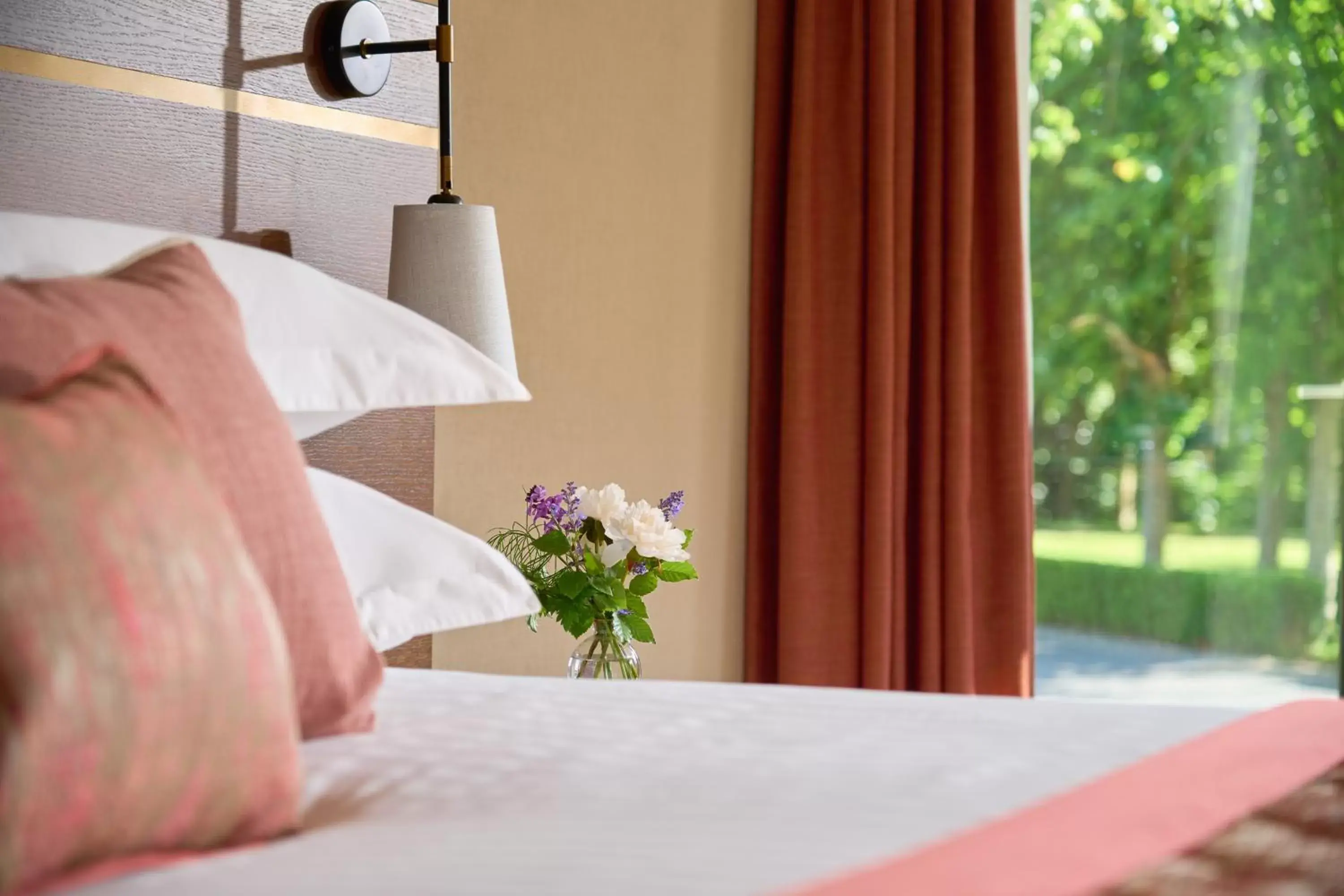 Bedroom, Bed in Tulfarris Hotel and Golf Resort
