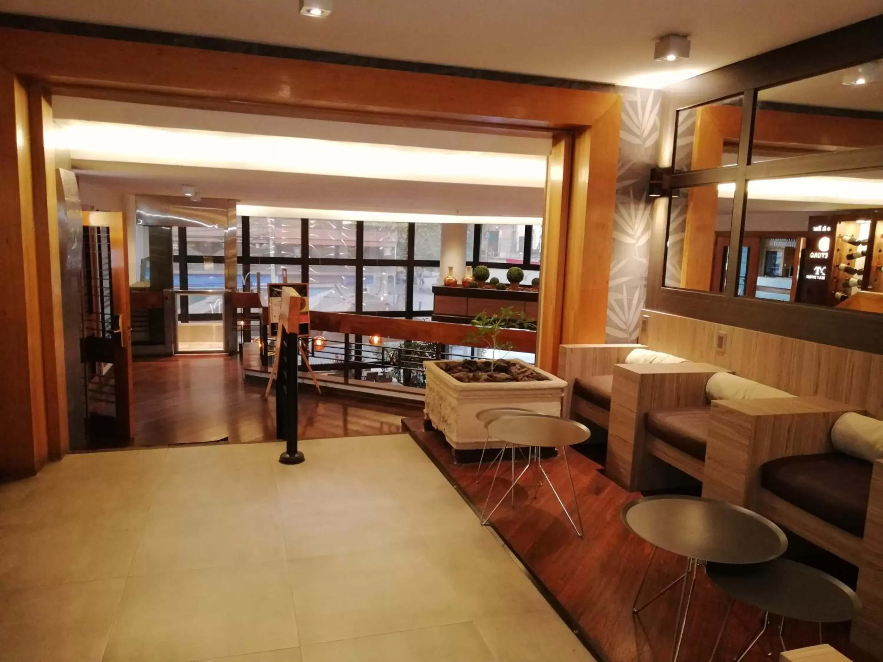 Business facilities, Restaurant/Places to Eat in Hotel Diego de Velazquez