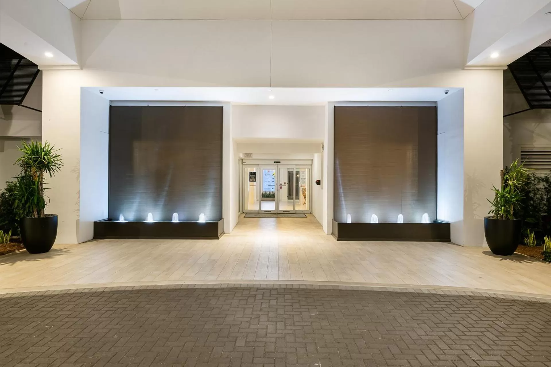 Facade/entrance in Beachcomber Resort & Club