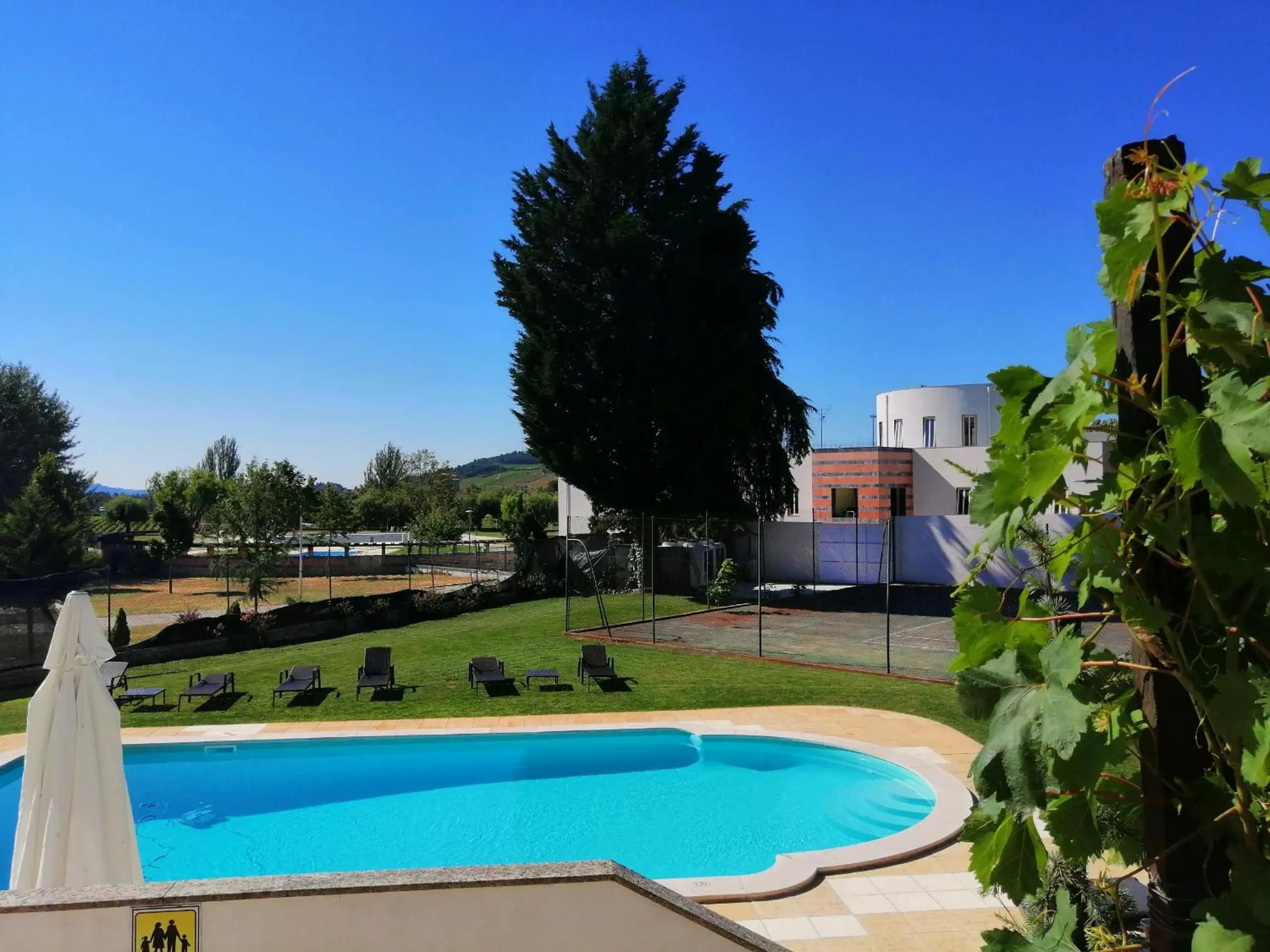 Garden, Swimming Pool in Pousada Barao de Forrester