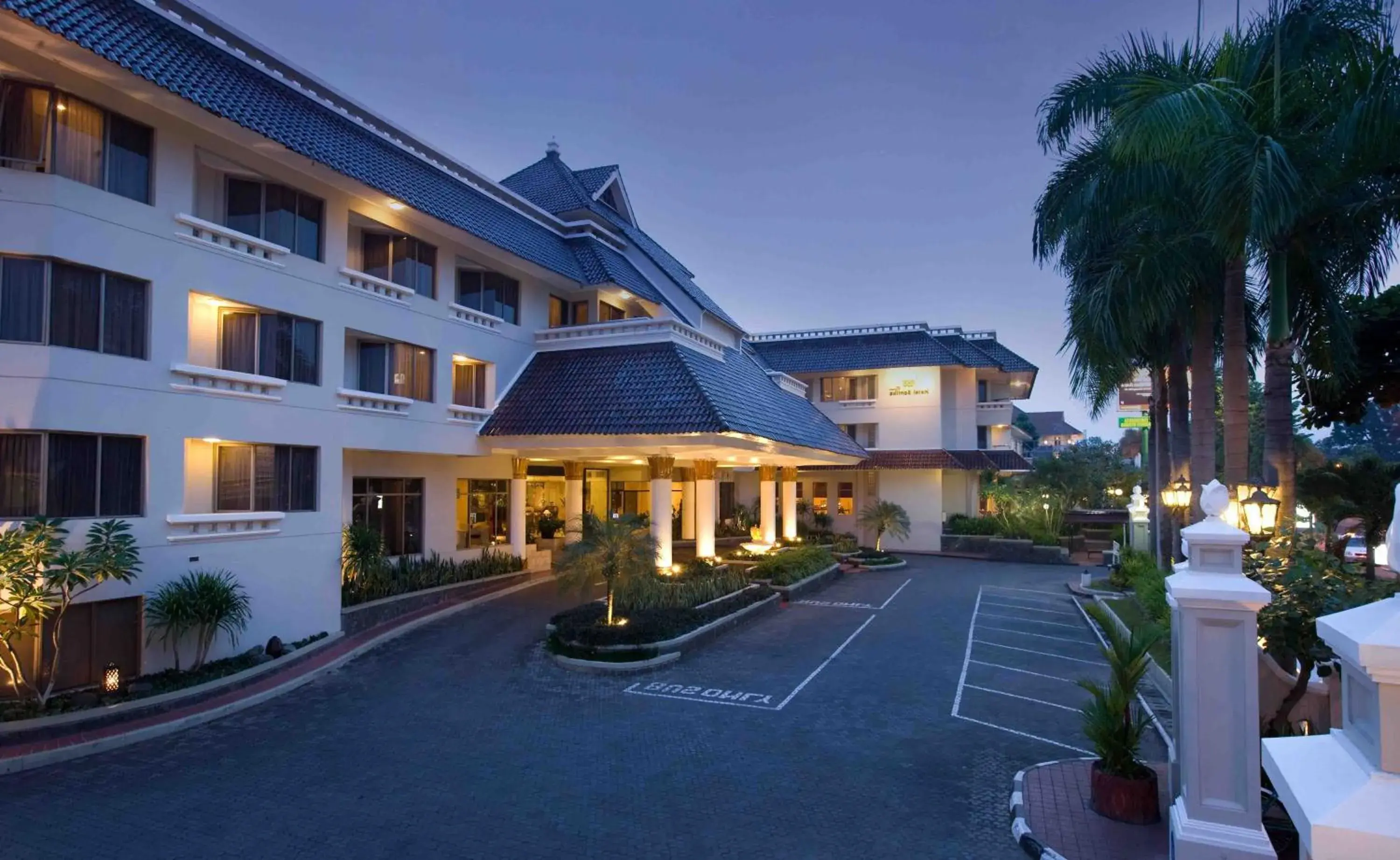 Facade/entrance, Property Building in Hotel Santika Premiere Jogja