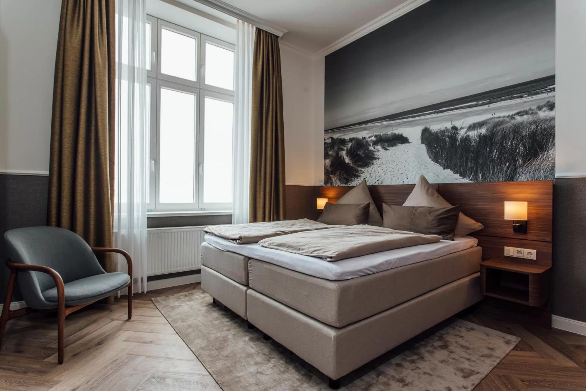 Photo of the whole room, Bed in Strandhotel Hohenzollern