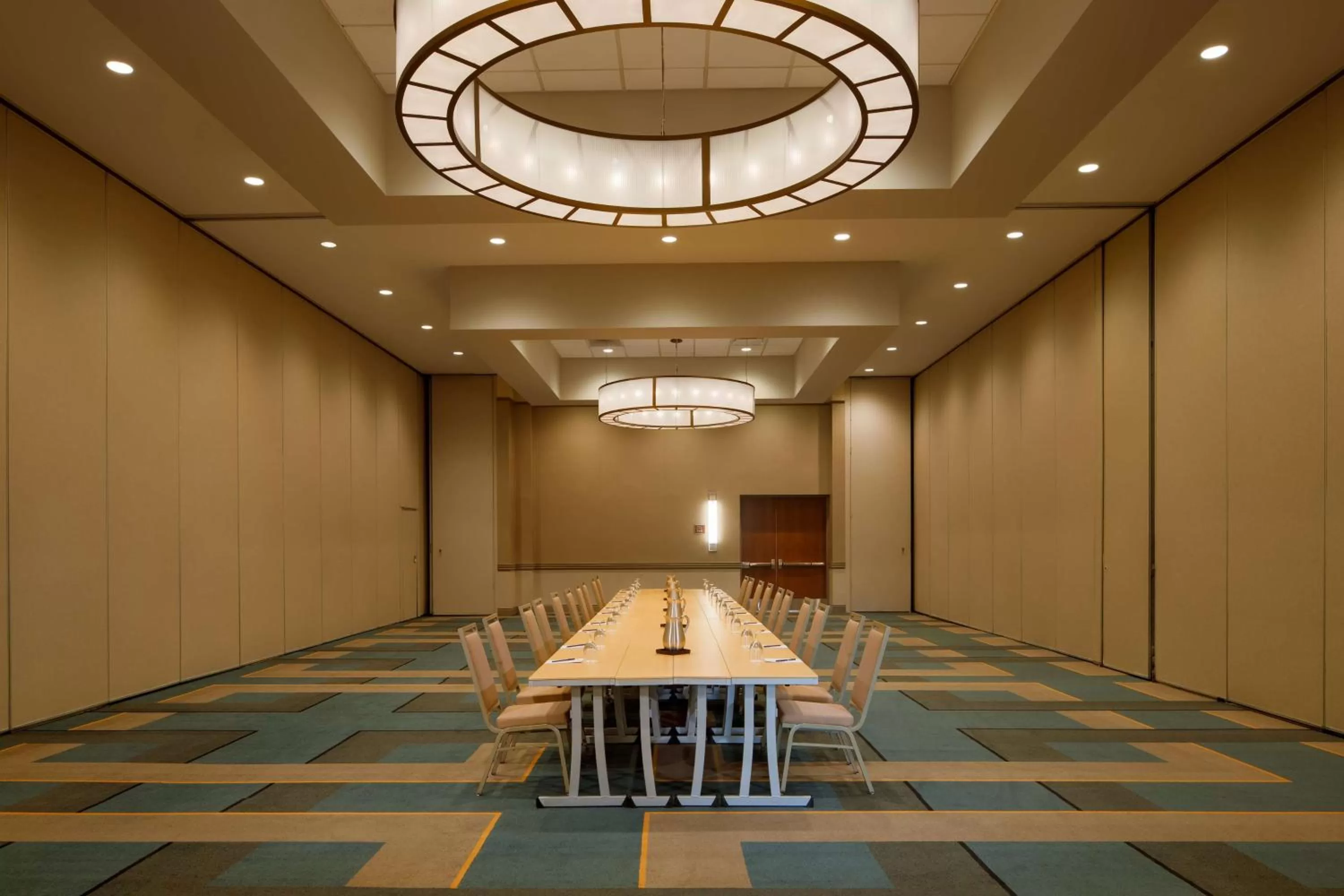 Meeting/conference room in DoubleTree by Hilton Pittsburgh - Cranberry