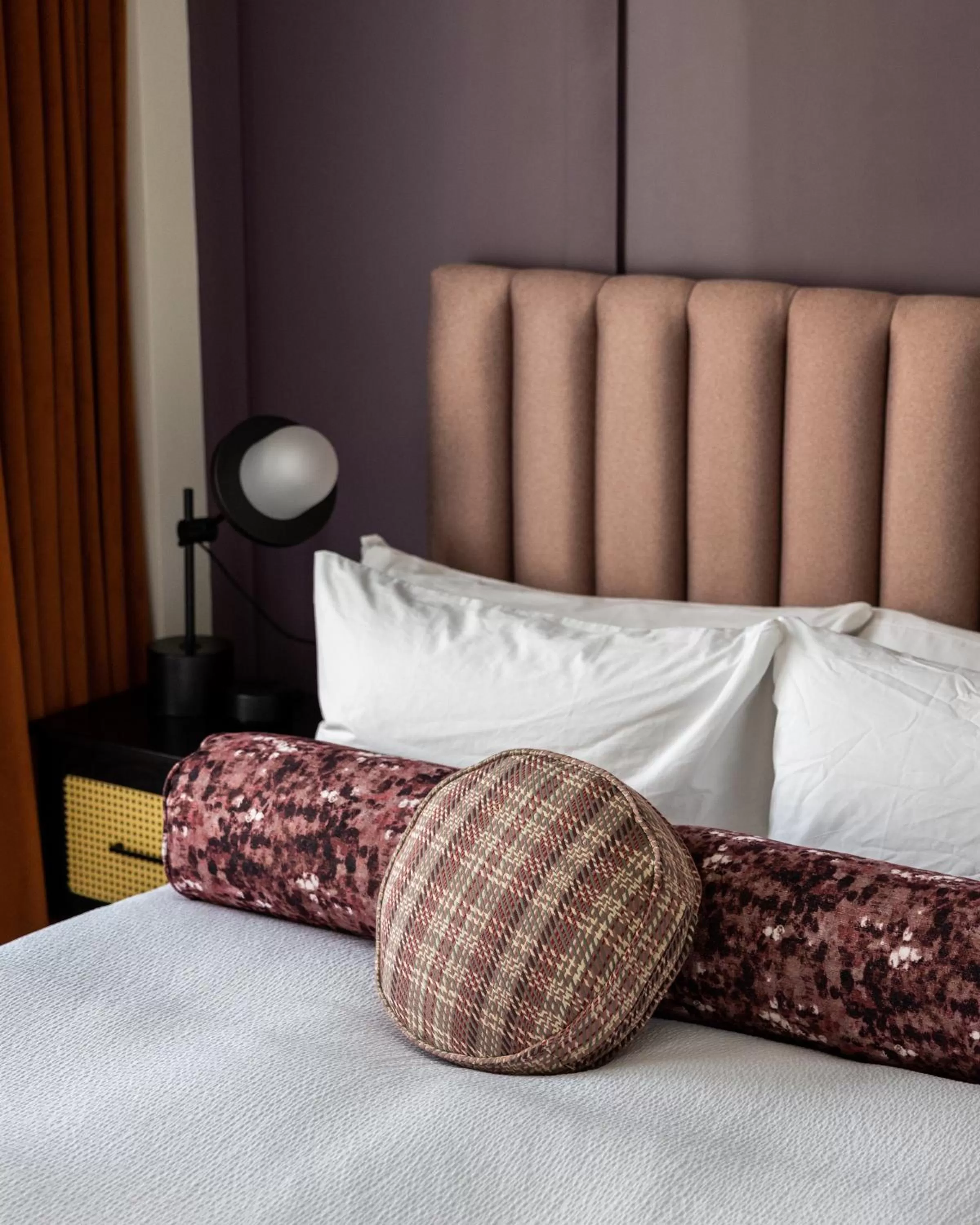 Bed in Hotel Thaxter