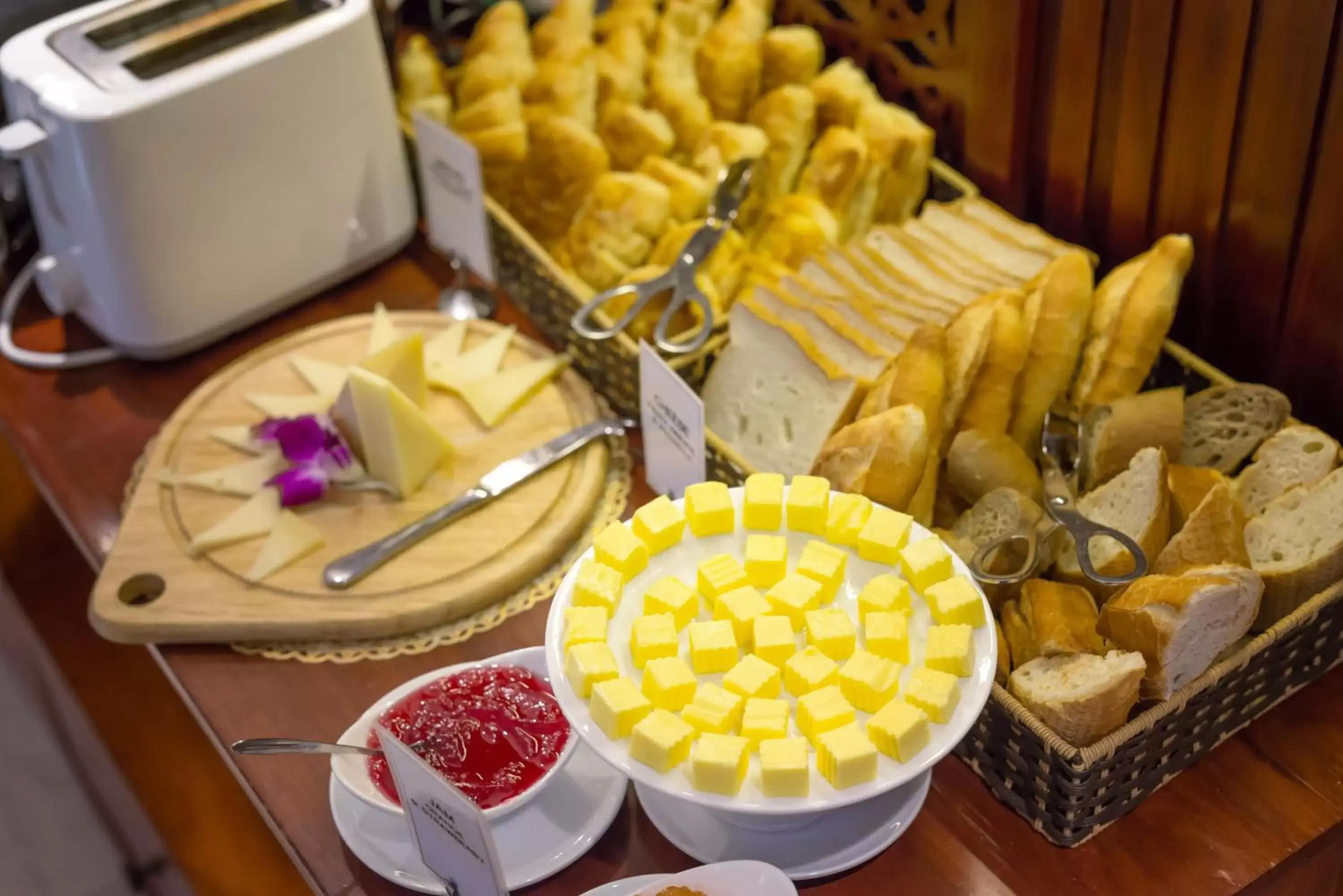 Buffet breakfast, Food in Hanoi E Central Luxury Hotel & Restaurant